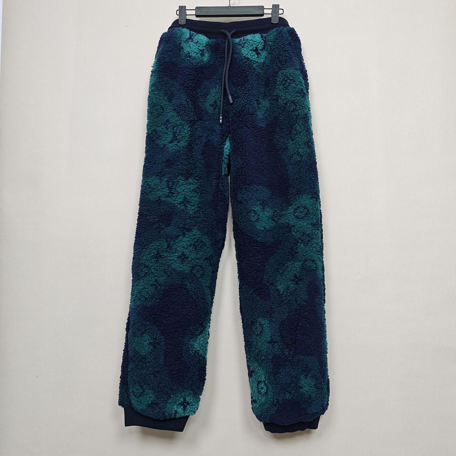Louis Vuitton Louis Vuitton Monogram Fleece Joggers Size M Size US 34 / EU 50 - 1 Thumbnail