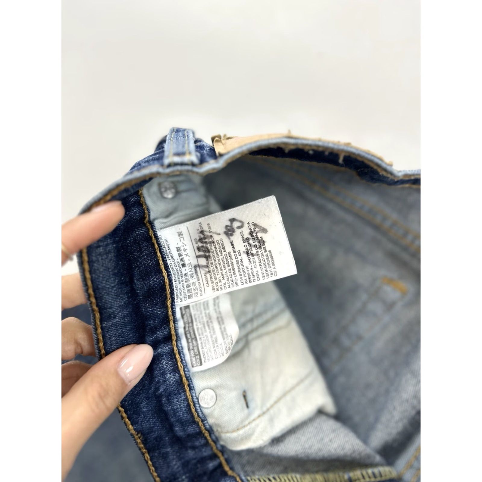Levi's VINTAGE No Size US 34 / EU 50 - 4 Thumbnail