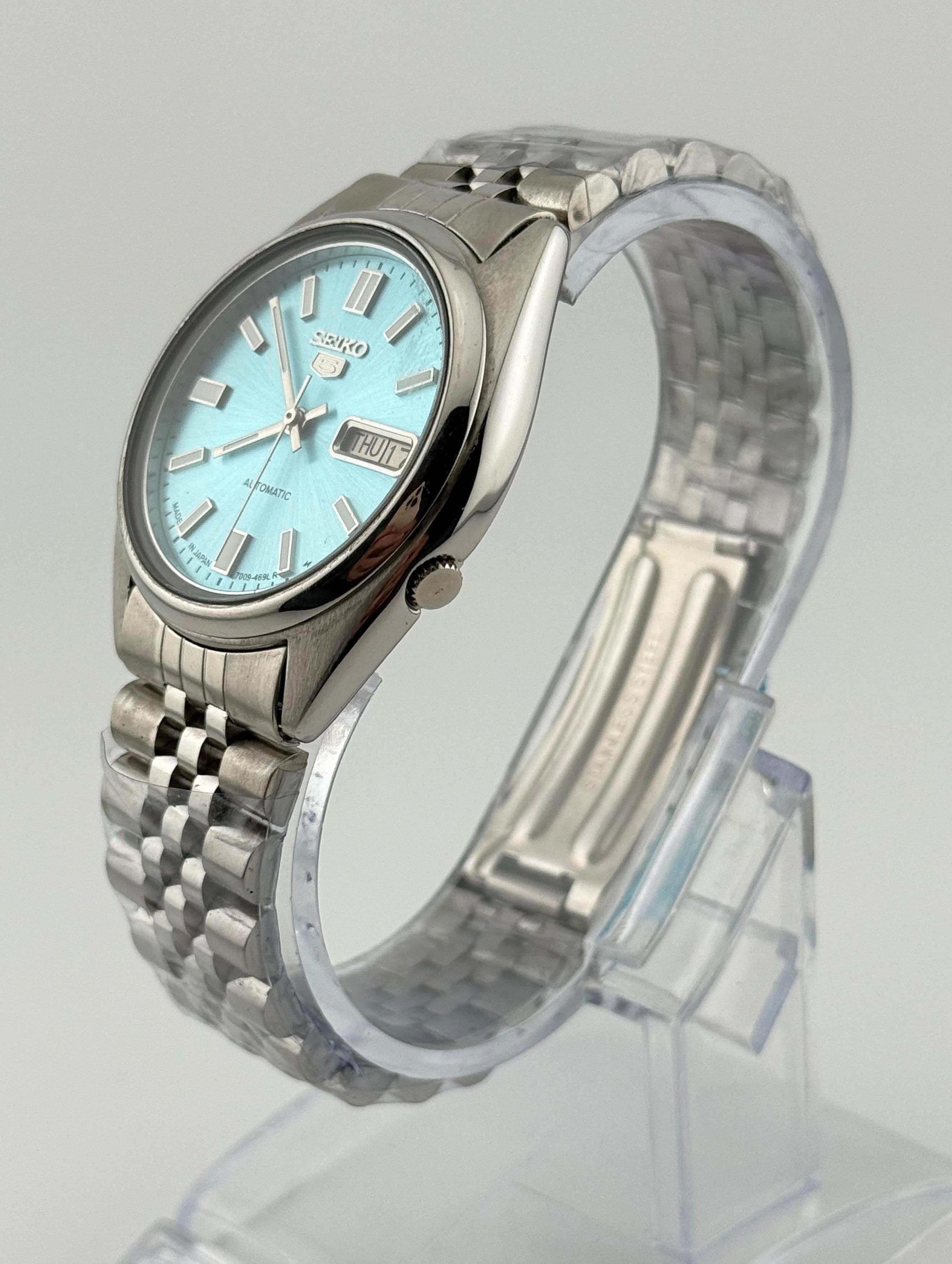 Seiko Classic Men's Seiko 5 Wrist Watch Size 36 - 2 Thumbnail