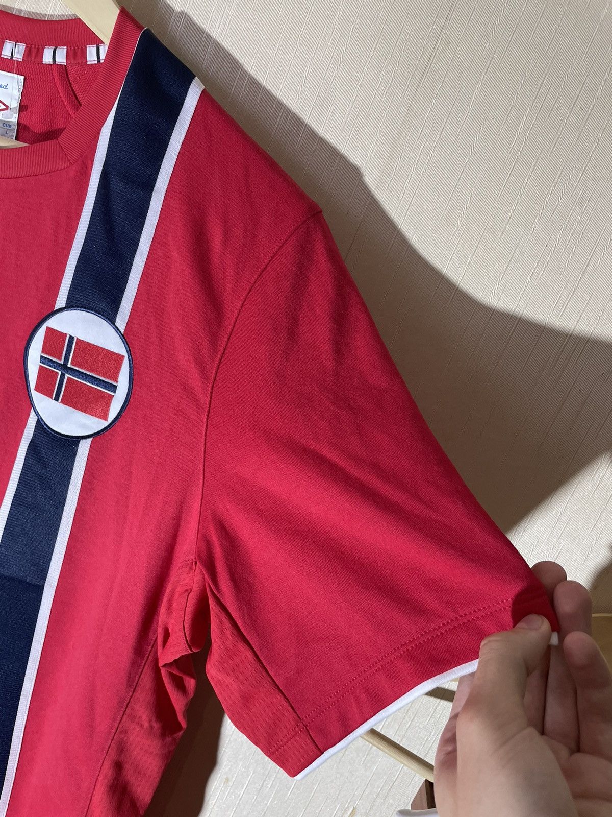 Vintage Umbro Norway 2012 soccer jersey Size US L / EU 52-54 / 3 - 7 Thumbnail