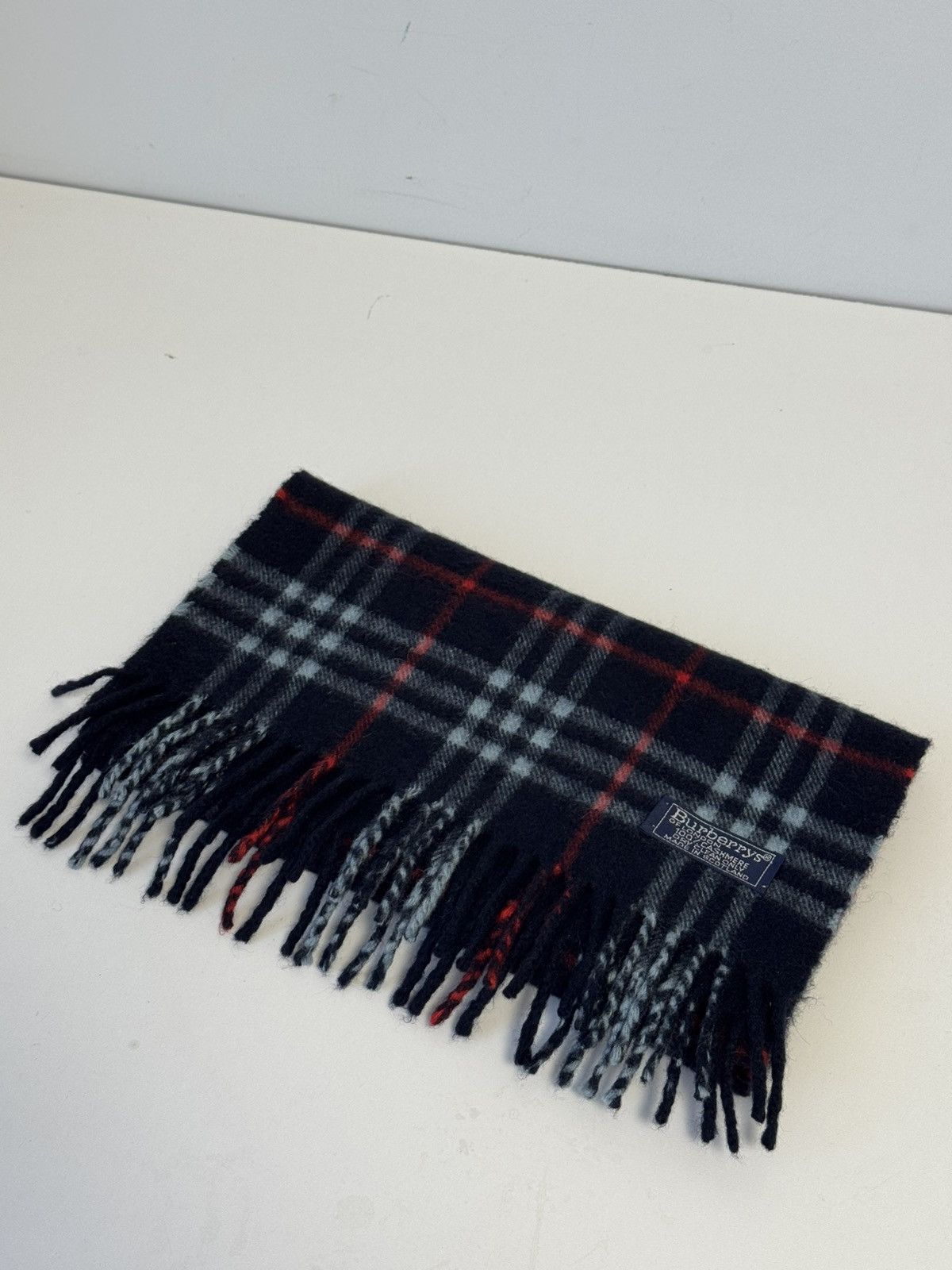 Burberry Burberry 100% Cashmere Scarf Nova Check Navy Fringe Luxury Size ONE SIZE - 1 Thumbnail