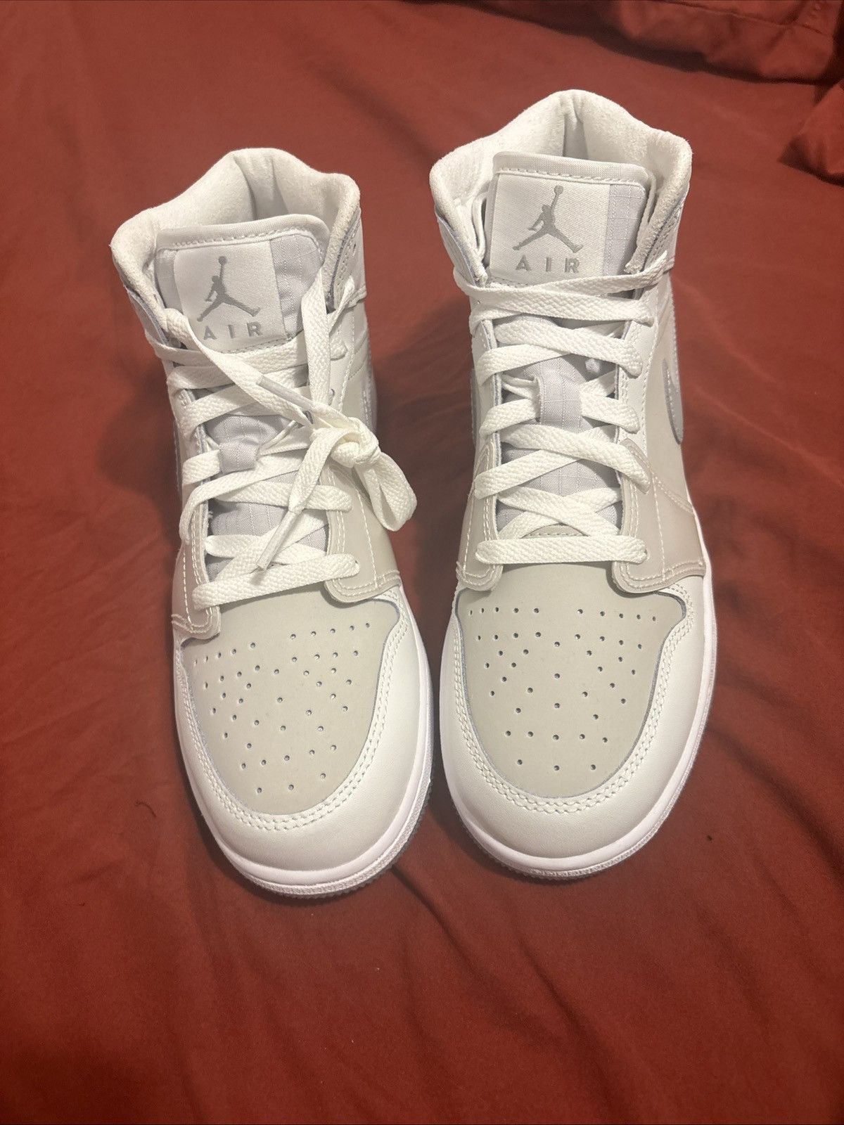 Nike Air jordan 1 mid SE BG size 6 1/2 never worn Size US 6.5 / EU 39-40 - 2 Thumbnail