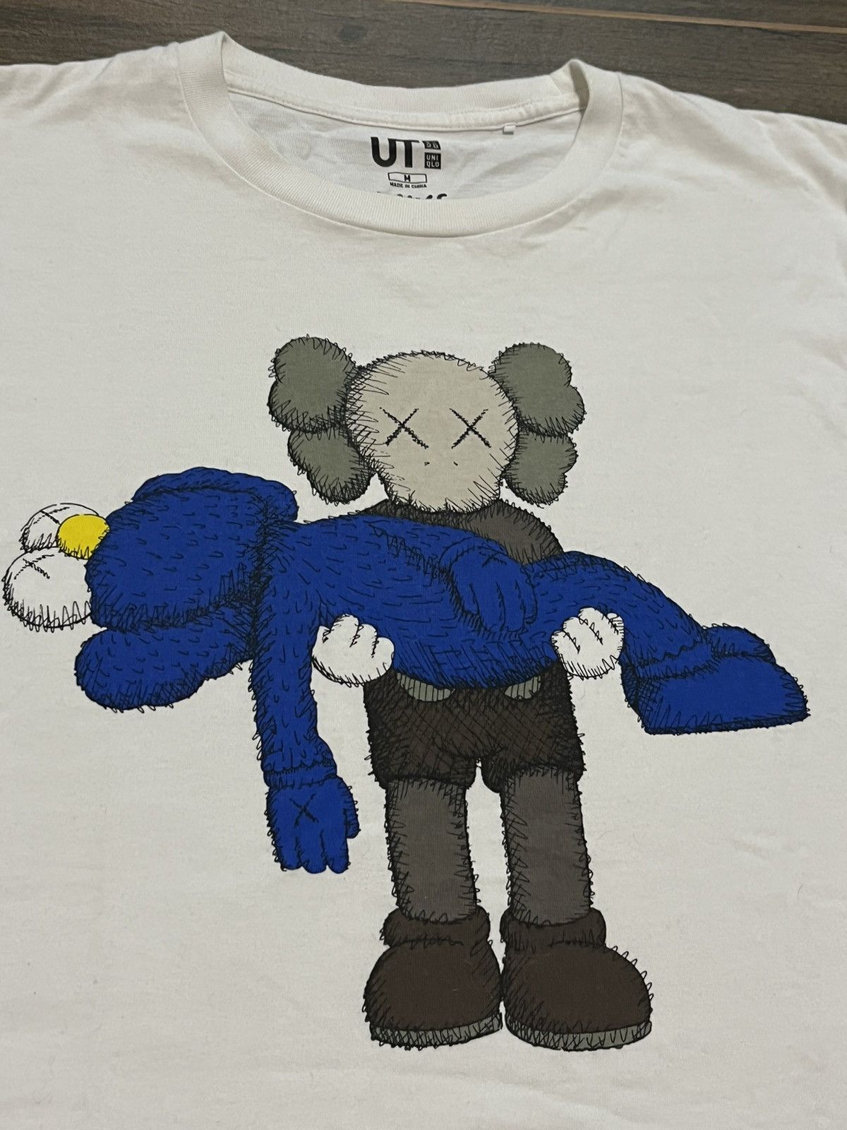 Kaws × Uniqlo Kaws Uniqlo T-Shirt Big Logo Size US M / EU 48-50 / 2 - 2 Thumbnail