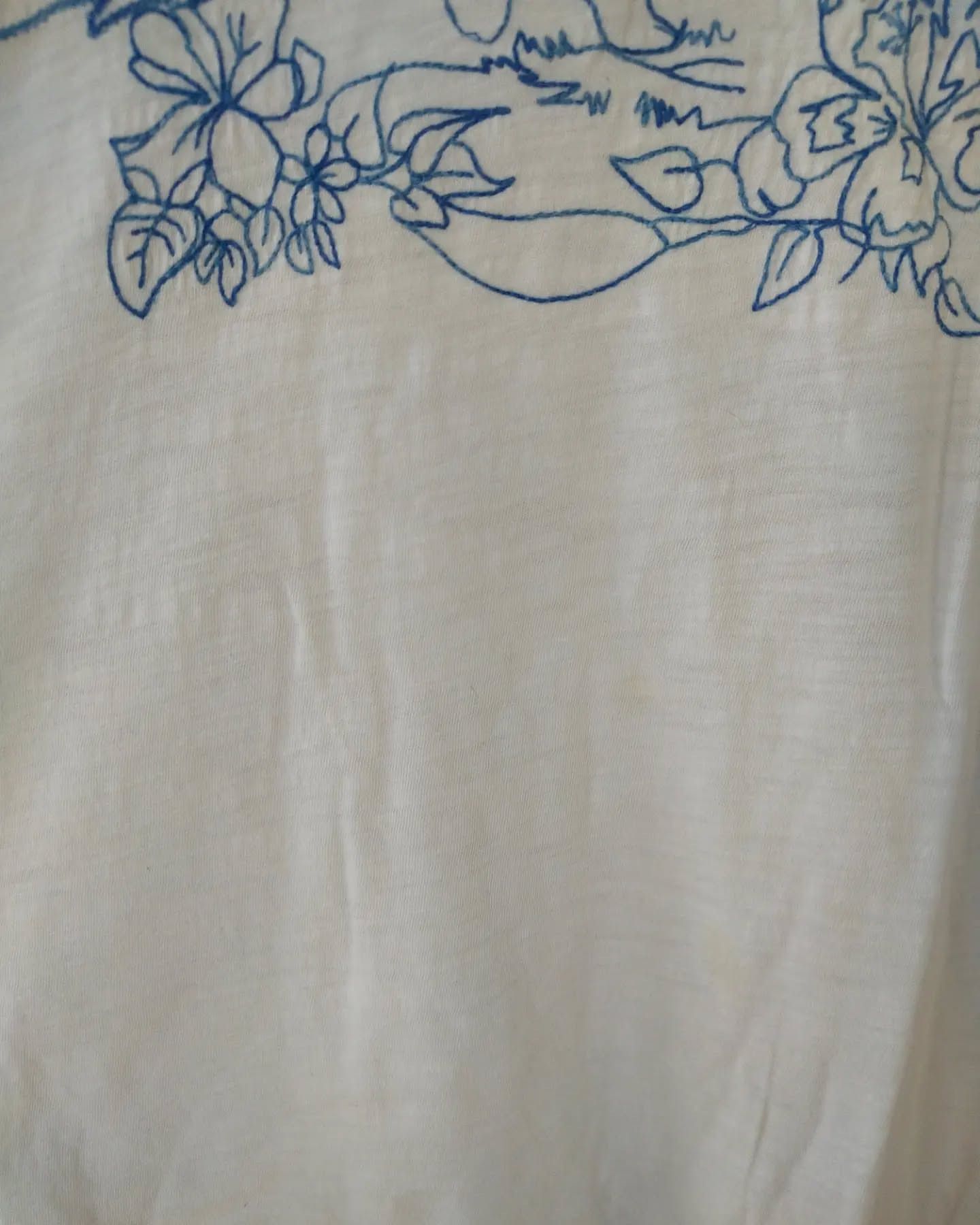 Gap GAP Girl Hawaii Dancing Graphic White Embroidery Tees Size US L / EU 52-54 / 3 - 3 Thumbnail