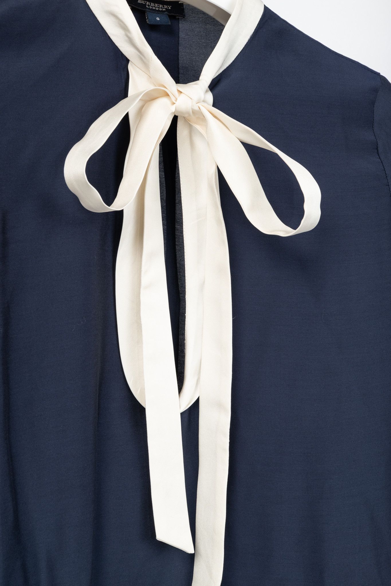 Burberry Burberry Navy Rayon Tie-Neck Long-Sleeve Blouse Size S / US 4 / IT 40 - 5 Thumbnail