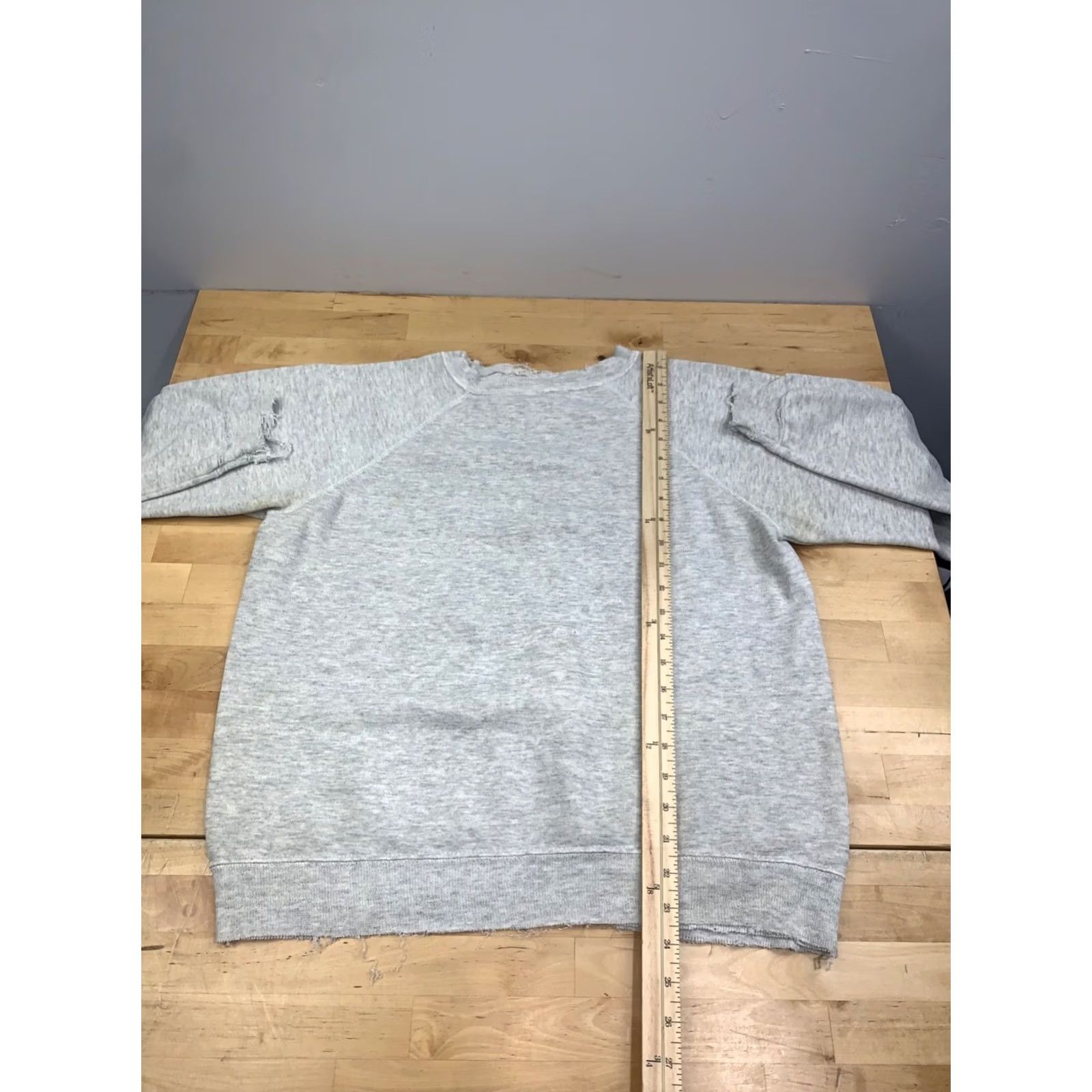 Hanes VINTAGE Hanes Sweatshirt Raglan Mens L Gray Pullover 80s 90s Distress Shirt Sweatshirt Size US L / EU 52-54 / 3 - 7 Thumbnail