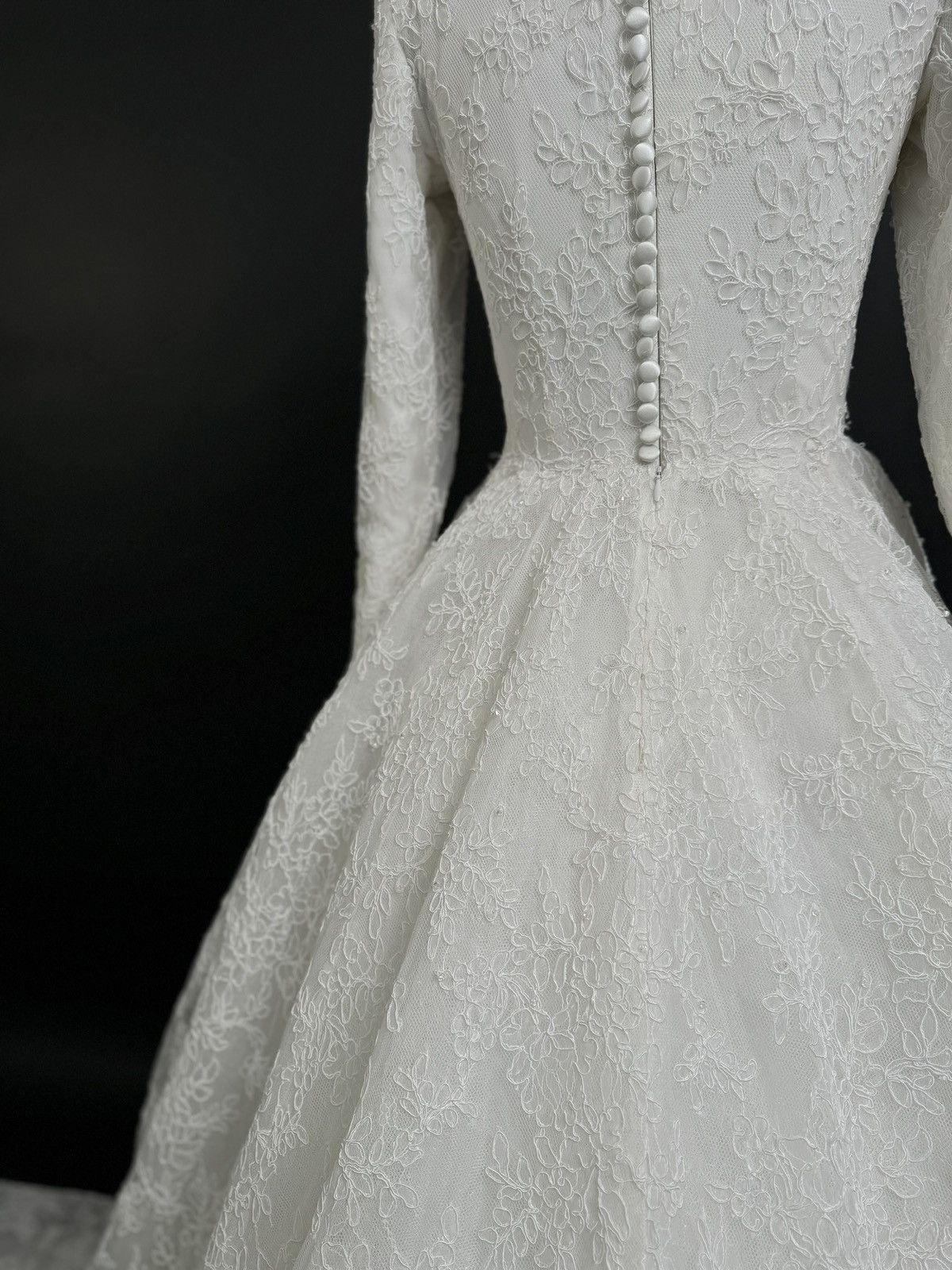 Other Preloved US 2 Anna Augusta Embroidered Lace Wedding Gown Size XS / US 0-2 / IT 36-38 - 8 Thumbnail