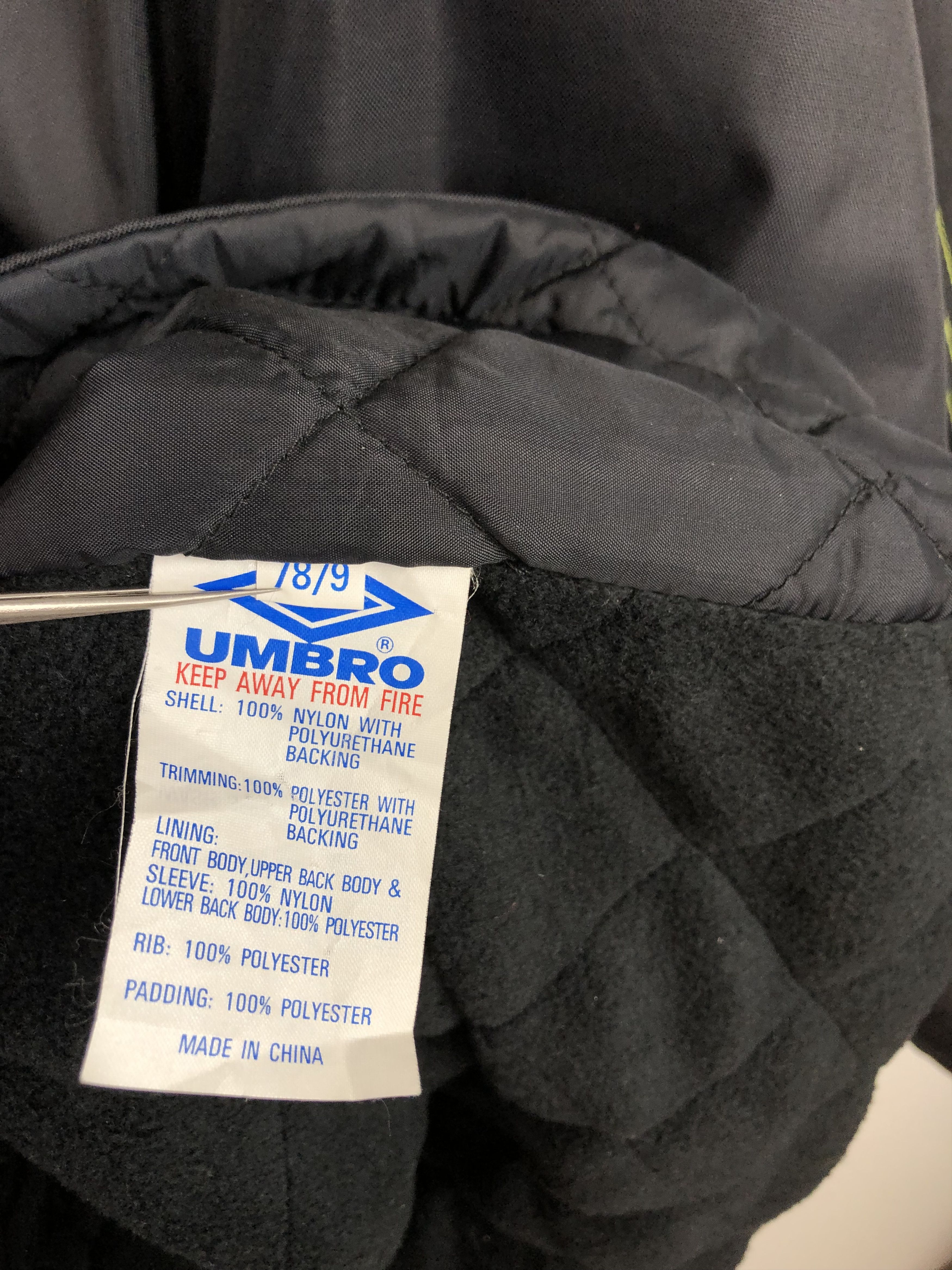 Umbro Vintage Celtic Football Padded Bench Coat Jacket Soccer Size US L / EU 52-54 / 3 - 8 Thumbnail