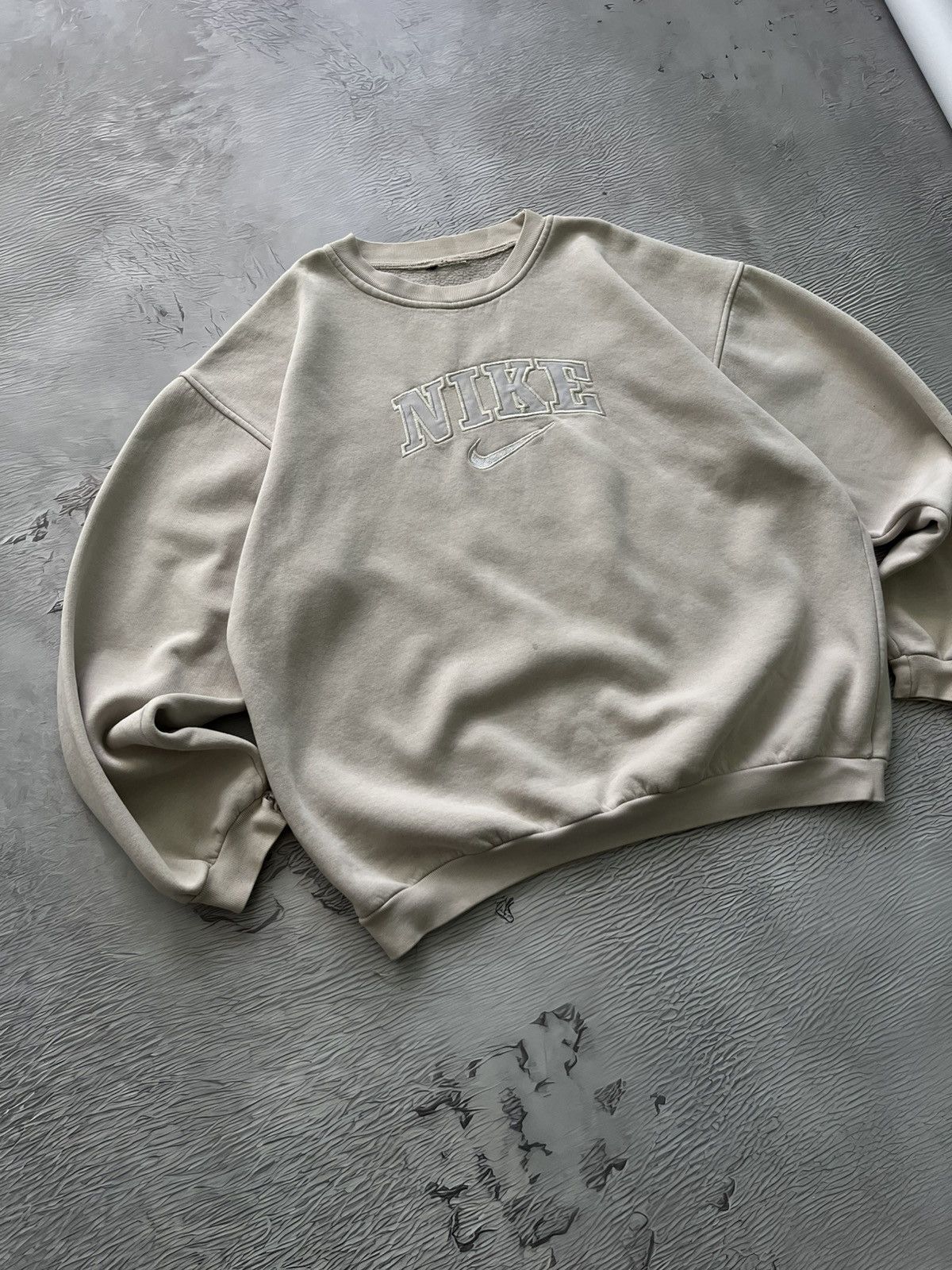 Nike Nike Vintage Big Logo Streetwear Sweatshirt Y2K Beige Size US L / EU 52-54 / 3 - 2 Thumbnail