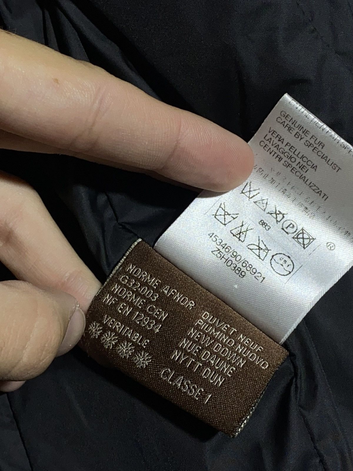 Moncler Moncler Down Filled Monogram Jacket with Fur Details Size S / US 4 / IT 40 - 19 Thumbnail