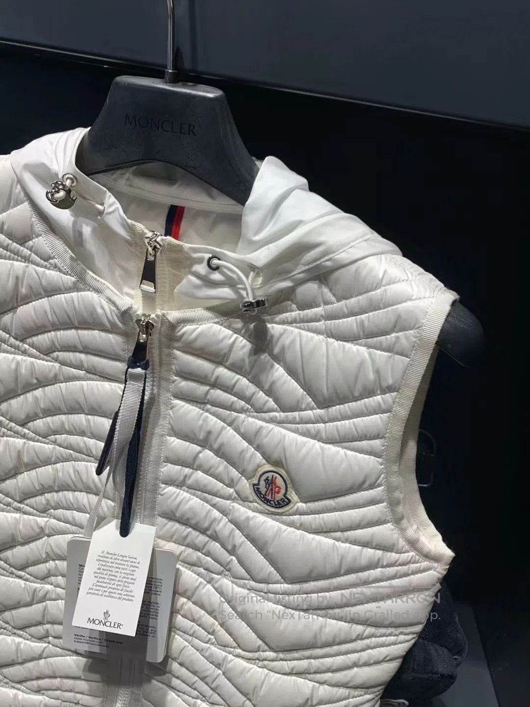 Moncler Moncler White Down Vest. Size M / US 6-8 / IT 42-44 - 2 Thumbnail