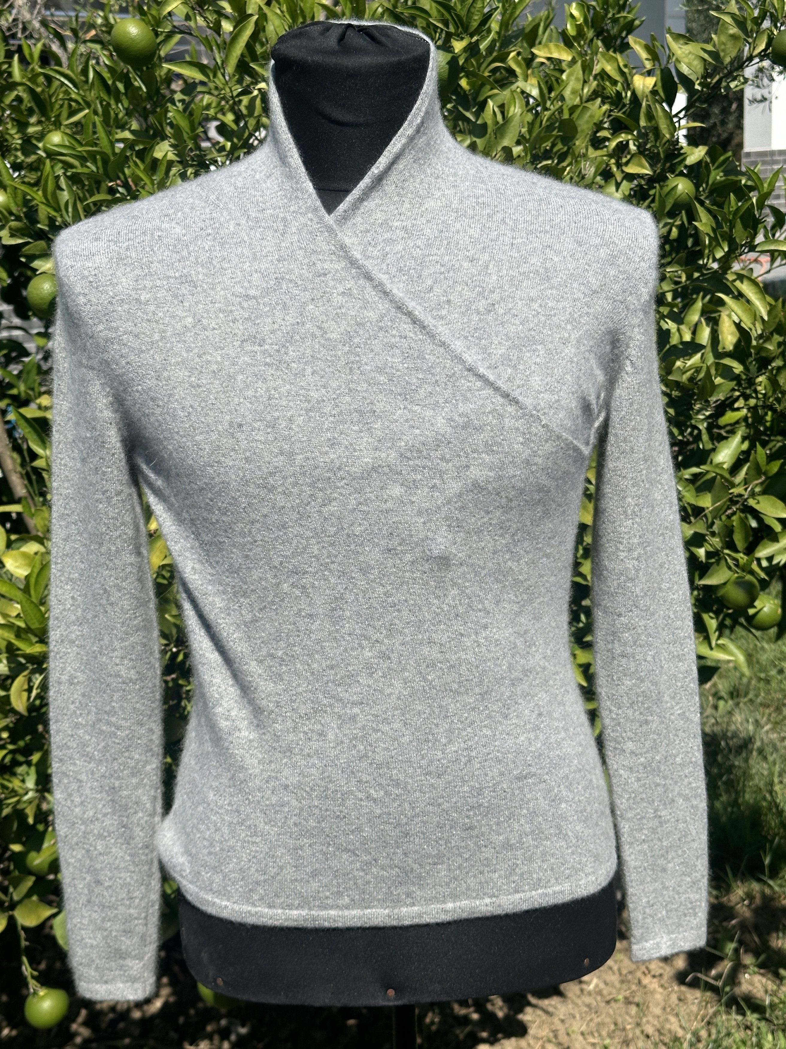 Loro Piana High Neck Wrap Front Loro Piana Slim Pullover Size 40 Xs S Size S / US 4 / IT 40 - 9 Thumbnail