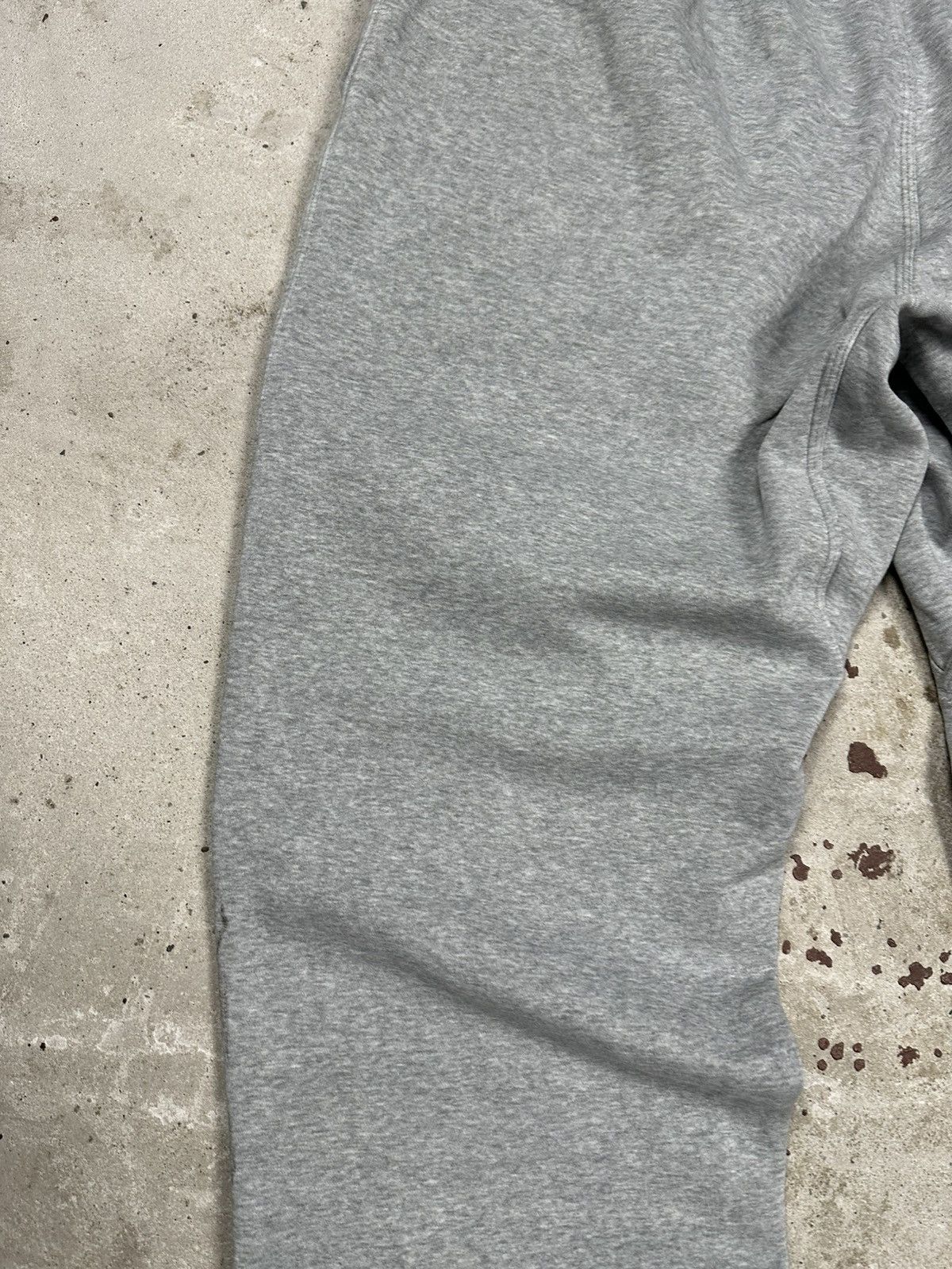 Nike Vintage Y2K Nike Baggy Grey Sweatpants Loose Swoosh rare Size US 38 / EU 54 - 15 Thumbnail