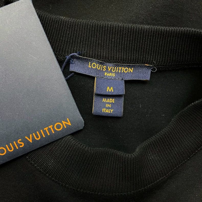 Louis Vuitton Louis Vuitton Black and gold round logo sweatshirt 2503-Nex Size US M / EU 48-50 / 2 - 4 Thumbnail