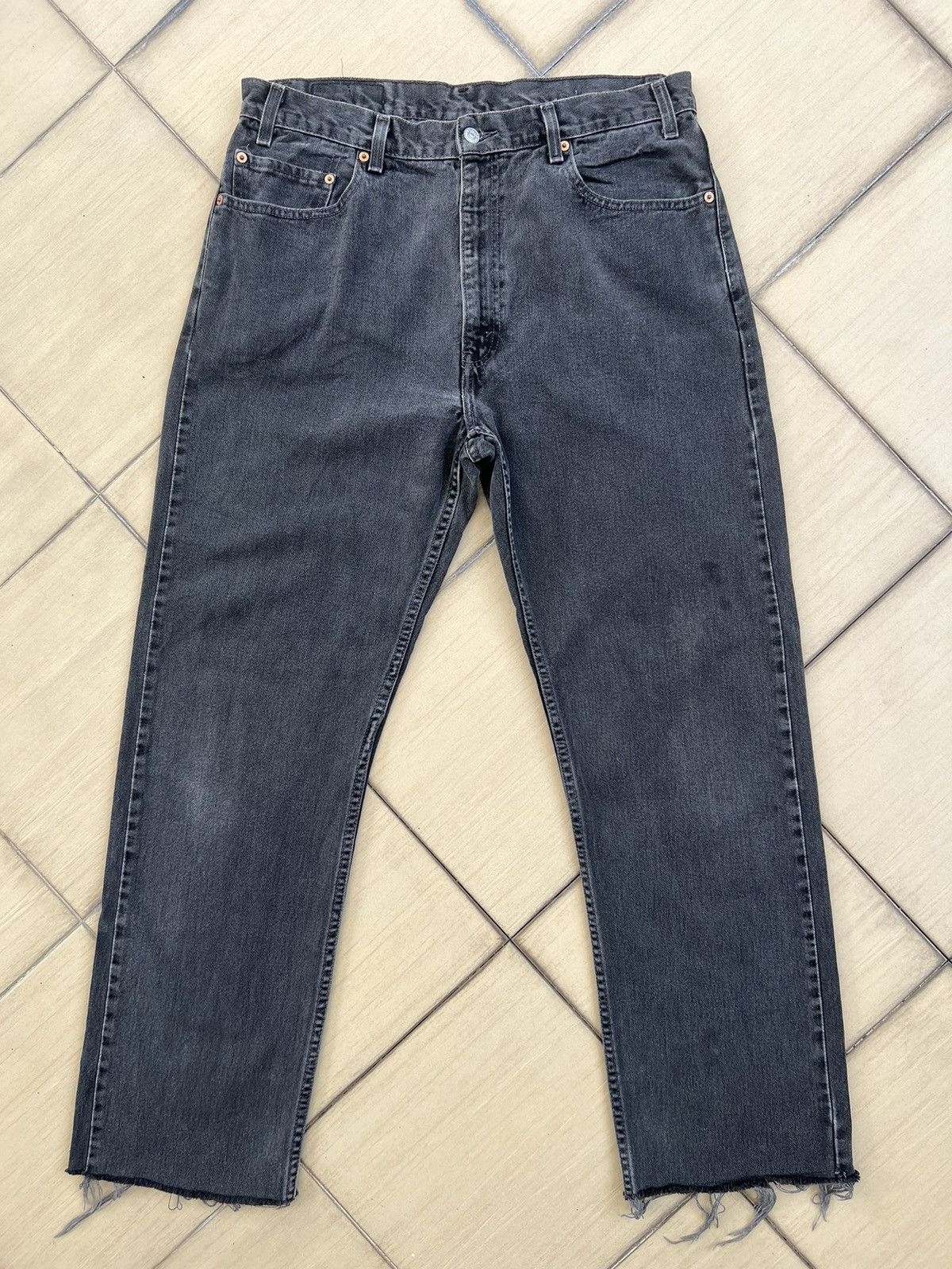 VTG 2001 Levi’s 505 Fade Black Denim Regular Straight Jeans