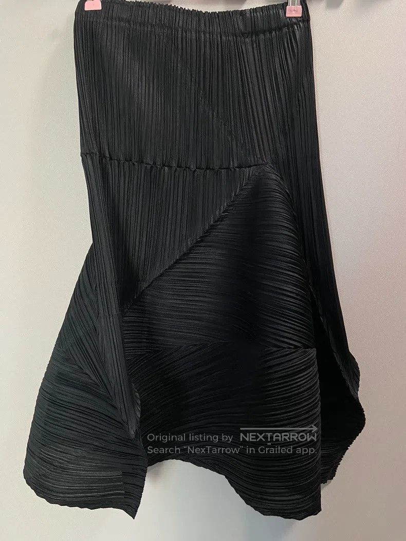 Issey Miyake Issey Miyake size:3 Black Midi Skirt Size 22" - 3 Thumbnail