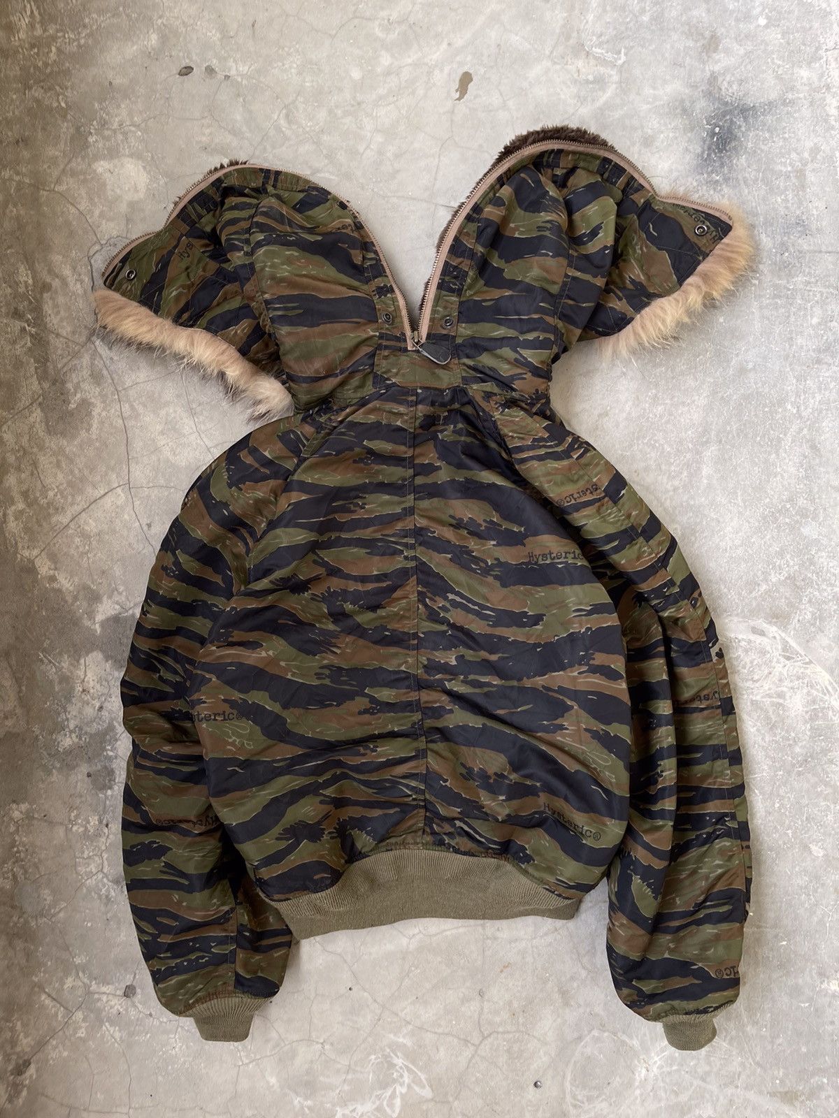 Hysteric Glamour Rare 90s Hysteric Glamour Alpha Ma-1 Raccon Fur Hooded Size US L / EU 52-54 / 3 - 13 Thumbnail