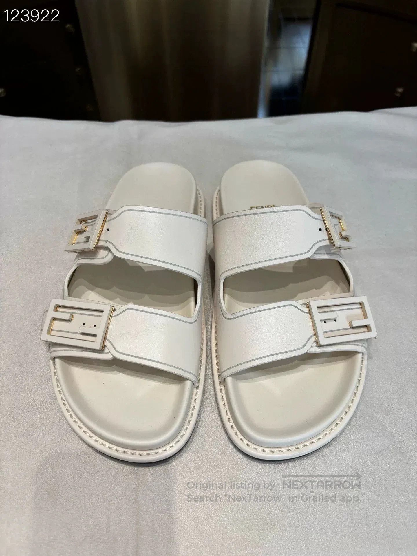 Fendi Fendi Women's Flat Casual Sandals. Size US 7 / IT 37 - 1 Thumbnail