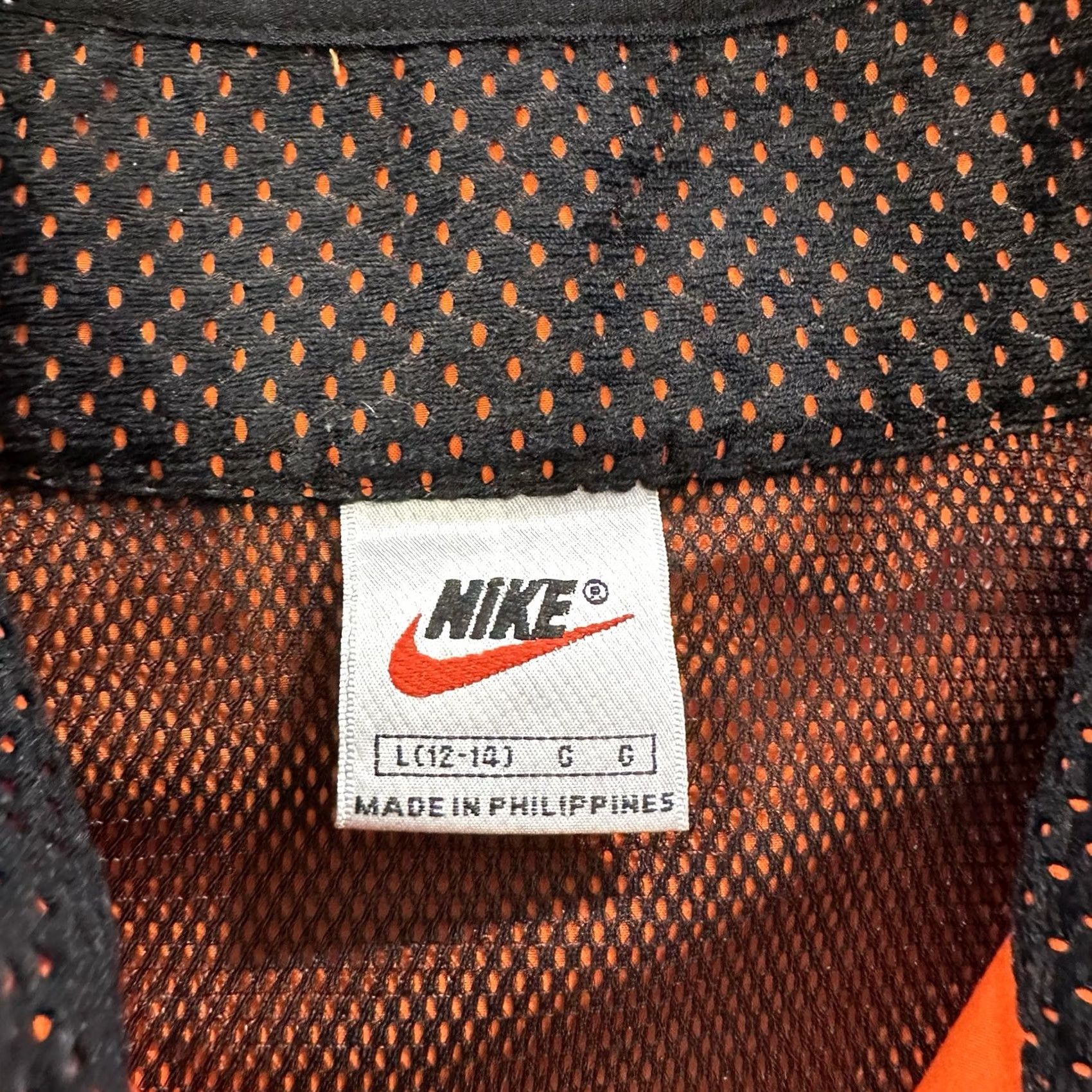 Nike VINTAGE Nike Windbreaker Jacket Womens L Anorak 1/2 Zip Pullover Orange Black Windrunner Jacket Womens L Orange 1/2 Zip Nike Windbreaker Womens L Size L / US 10 / IT 46 - 3 Thumbnail