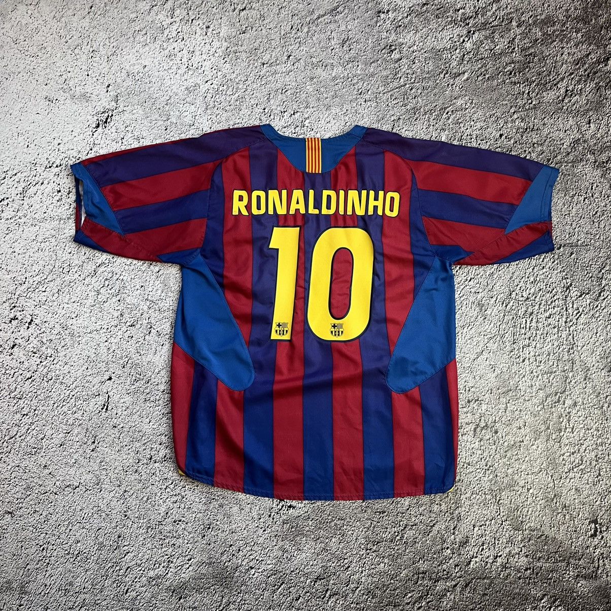 Nike Barcelona 2005/2006 Ronaldinho Home Football Shirt Size US XL / EU 56 / 4 - 1 Thumbnail