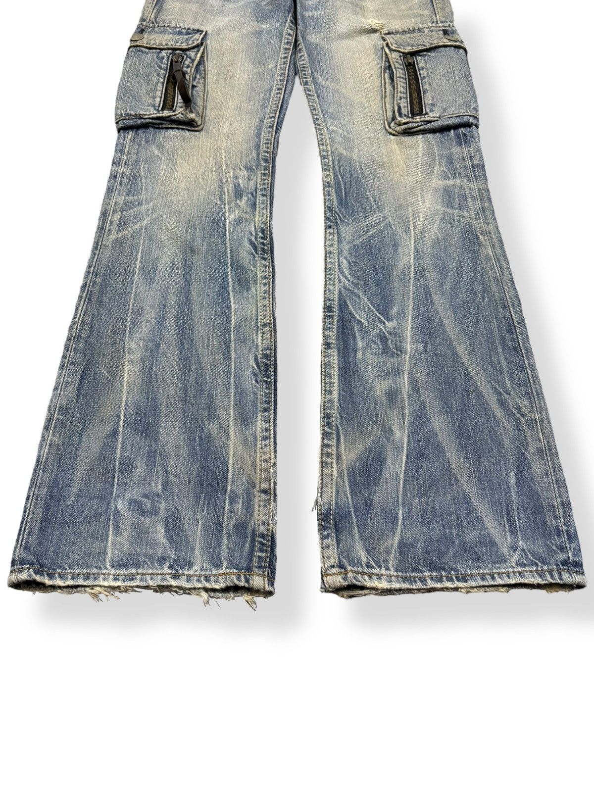 Levi's Vintage Levis 507 Cracked Wash Flare Distressed Cargo Jeans Size US 29 - 8 Thumbnail