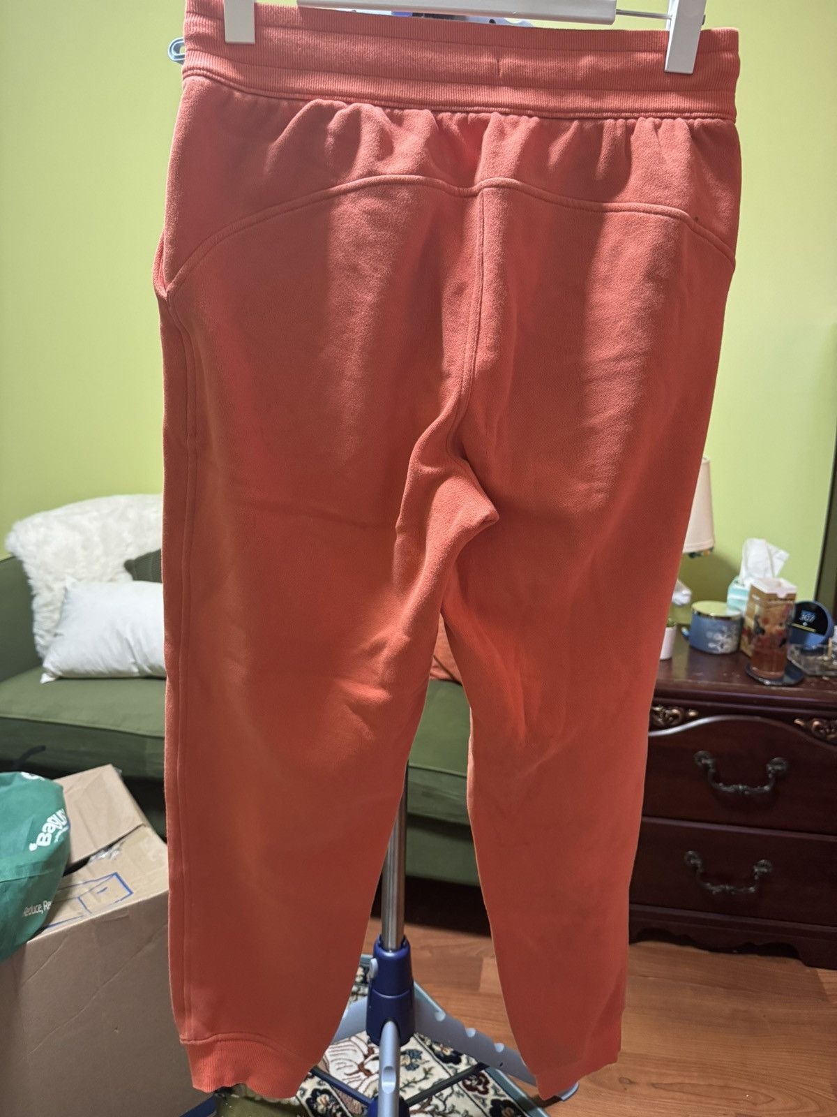 Lululemon Lululemon Women’s Orange Sweatpants 8 Size 30" / US 8 / IT 44 - 4 Thumbnail