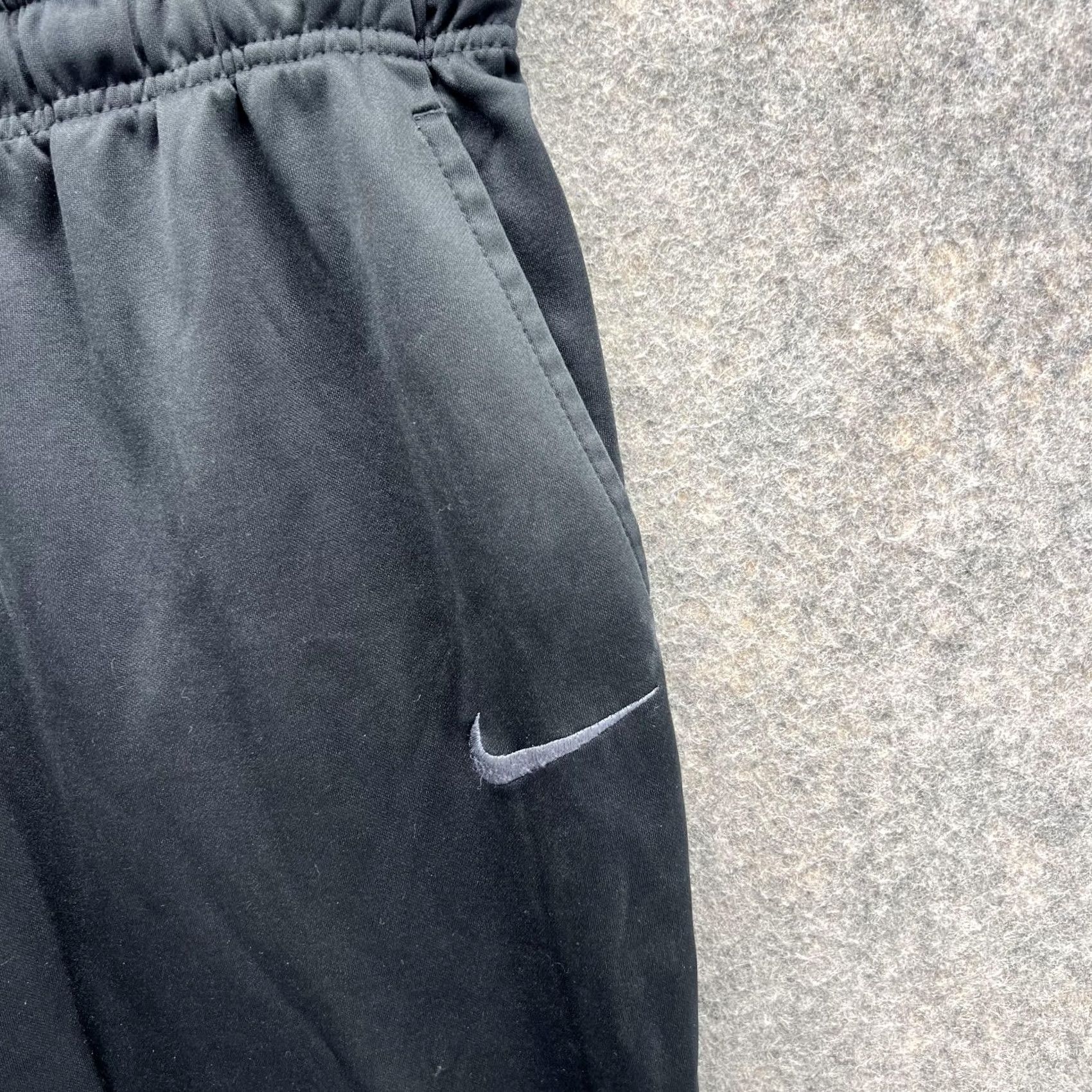 Nike Nike Sweatpants Pants Large Adult Regular L Black Athletic Knit Polyester Therma Fit Dri Fit Size US 33 - 4 Thumbnail