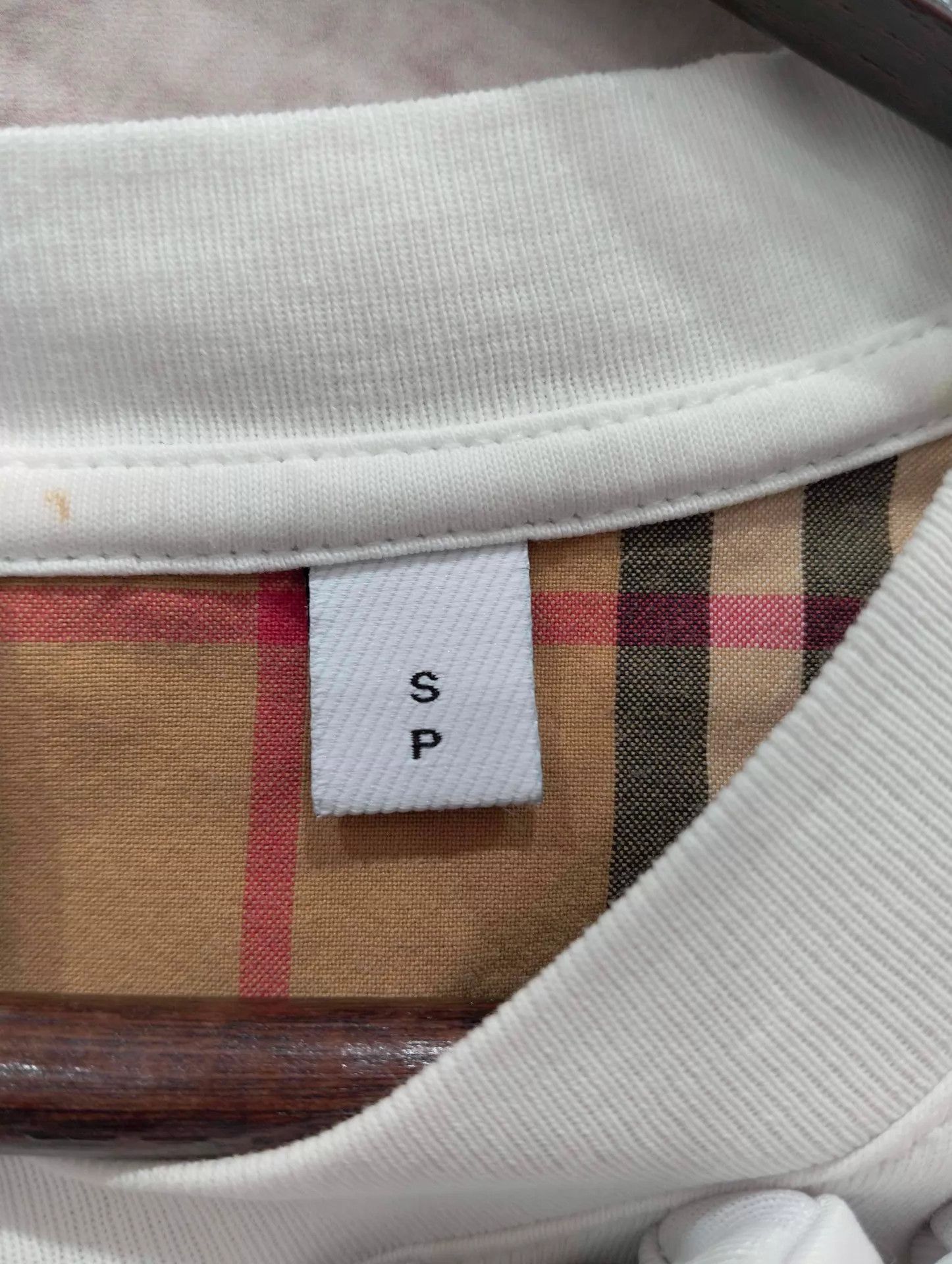 Burberry Burberry Check Crewneck Short Sleeve T-Shirt S 95 New Size S / US 4 / IT 40 - 4 Thumbnail