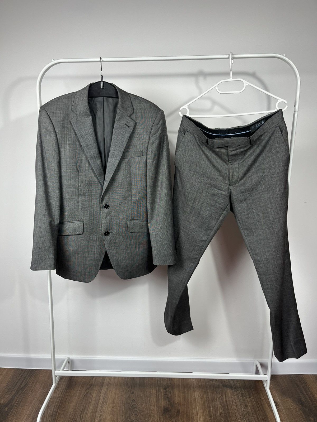New & Lingwood New & Lingwood classic gray two piece suit blazer trousers Size 38R - 1 Thumbnail