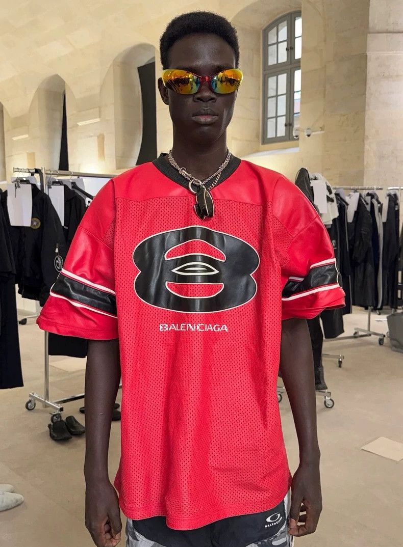 Balenciaga Balenciaga 25th red mesh short sleeve Size US S / EU 44-46 / 1 - 8 Thumbnail