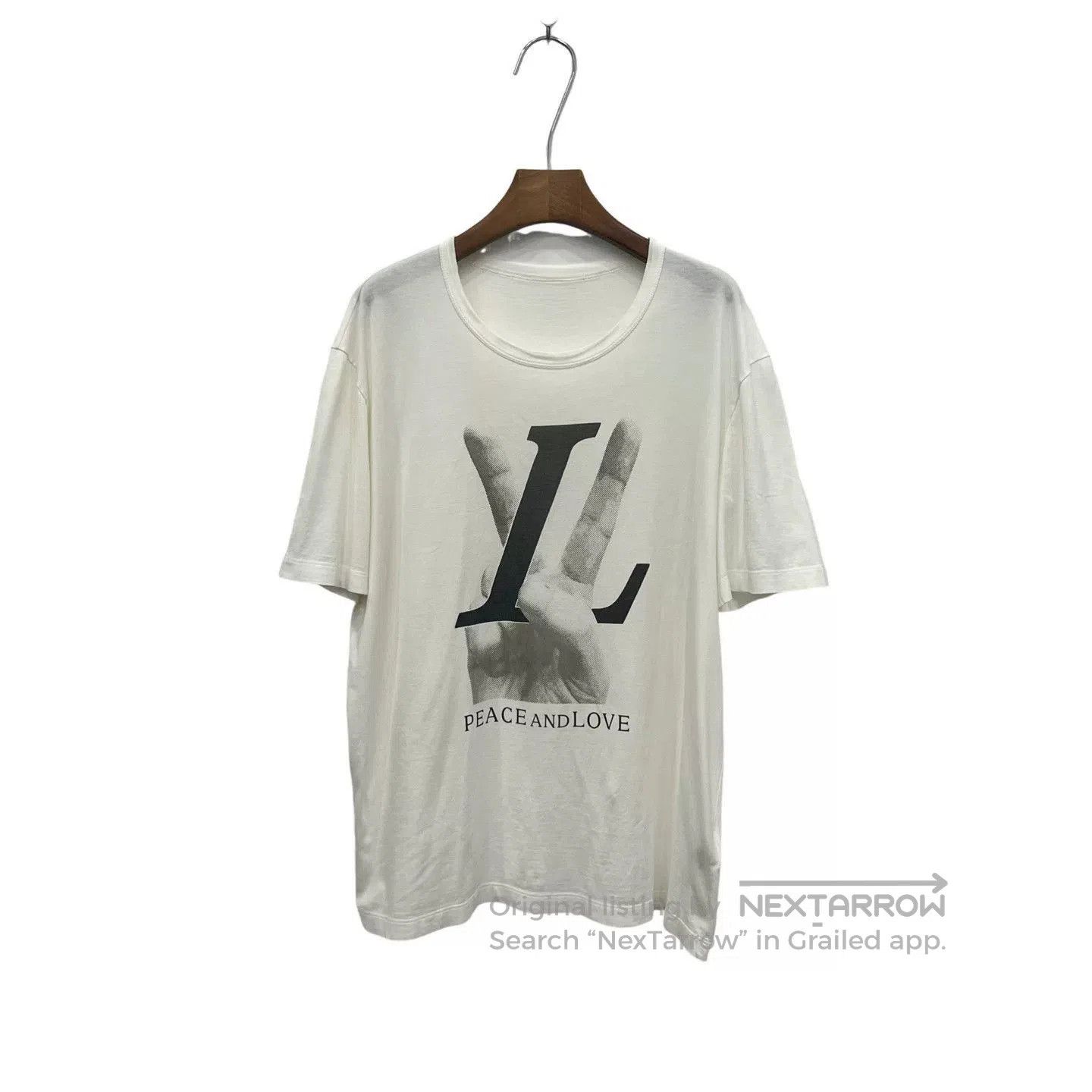 Louis Vuitton Louis Vuitton LV V Sign Short. Size US XL / EU 56 / 4 - 1 Thumbnail