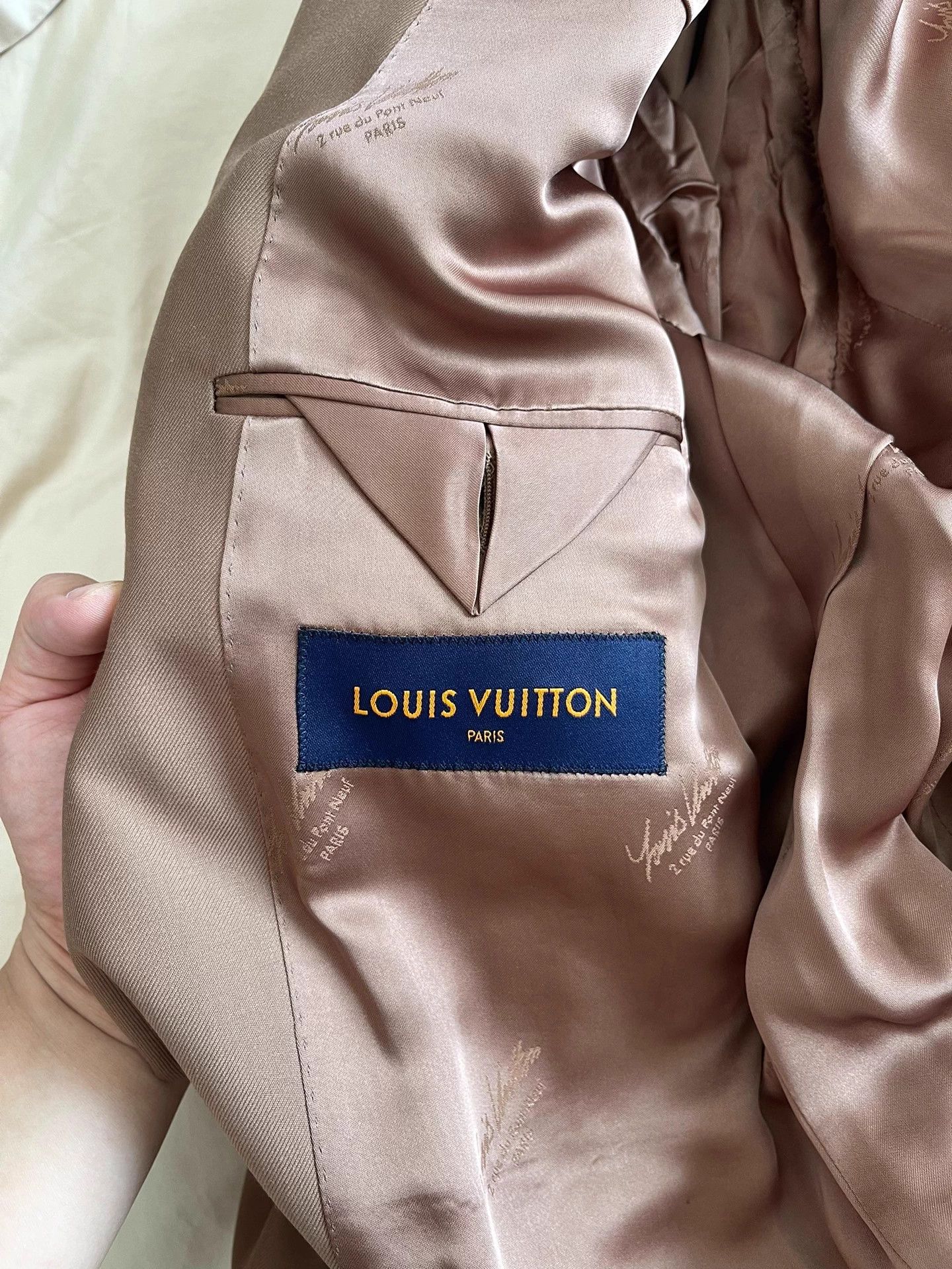 Louis Vuitton LV Runway Wool Suit (52/40) New Unique Design Size 52R - 5 Thumbnail