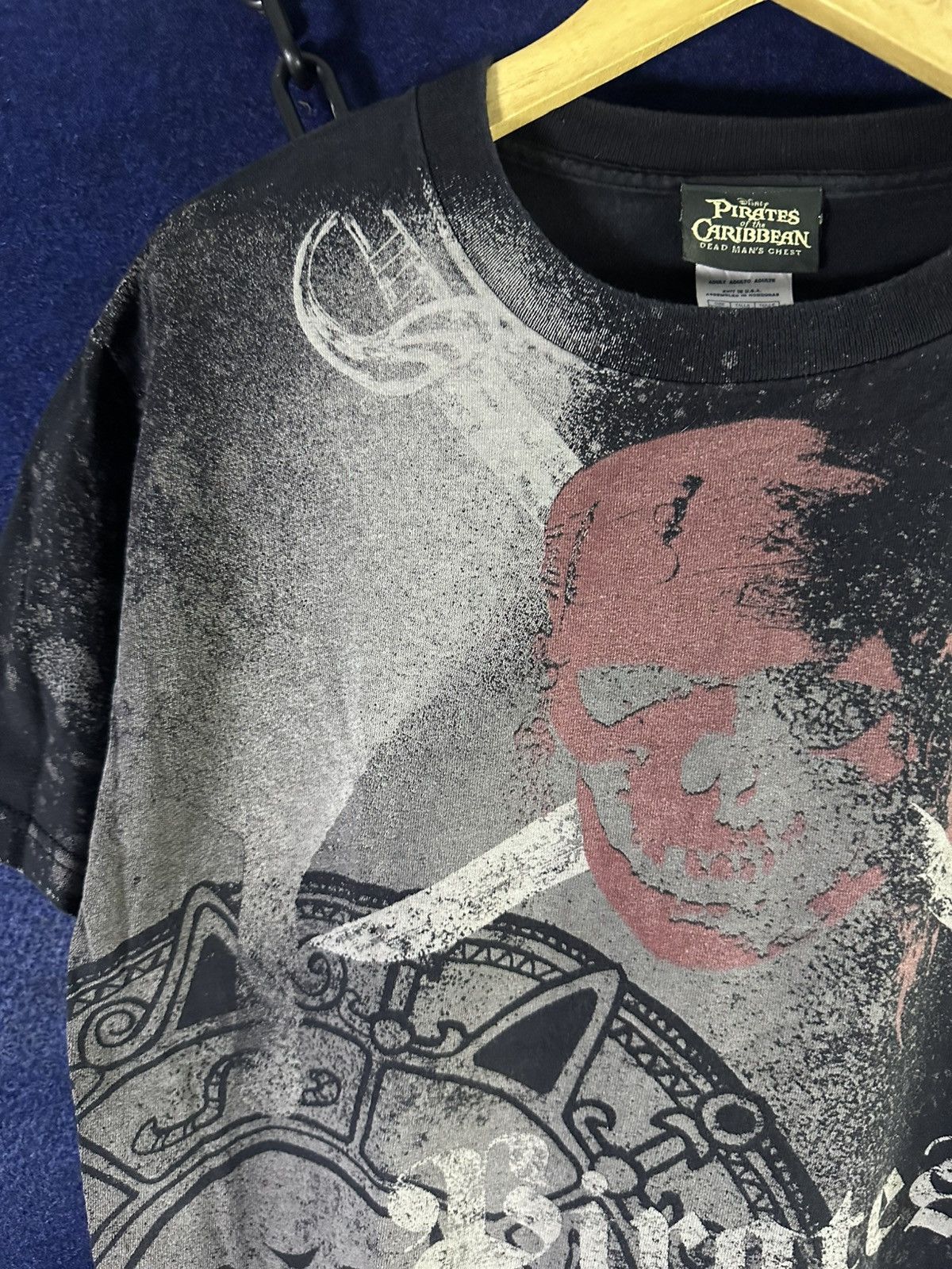 Disney Rare Y2K Pirates of the Caribbean Movie Disney AOP TShirt Size US M / EU 48-50 / 2 - 3 Thumbnail