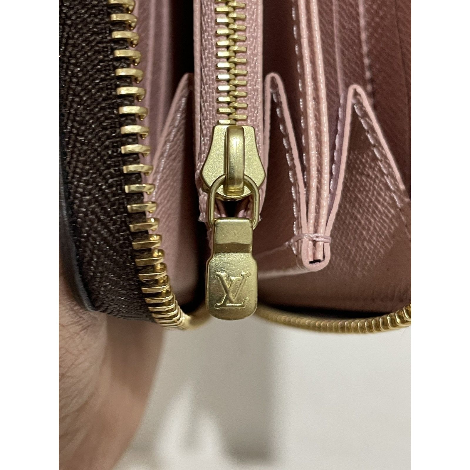 Louis Vuitton LOUIS VUITTON VERTICAL DAMIER ZIPPY WALLET Size ONE SIZE - 4 Thumbnail