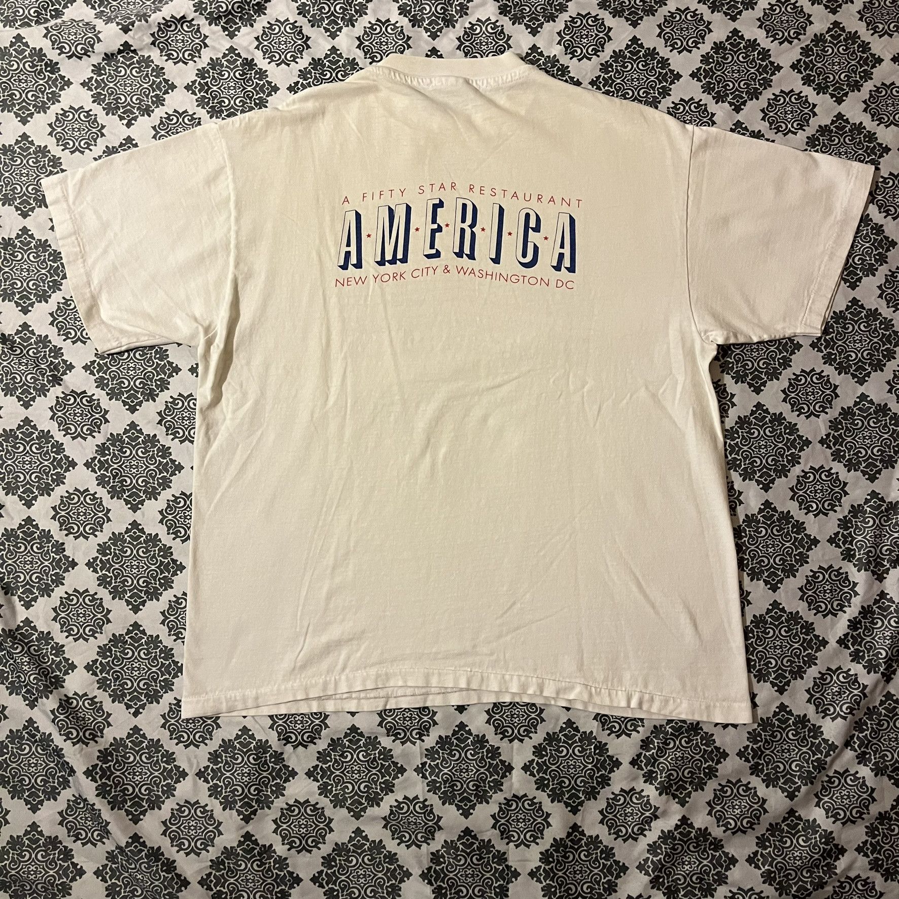 Hanes VTG 80s American Flag 1776 Restaurant Single Stitch Tee Size US L / EU 52-54 / 3 - 2 Thumbnail