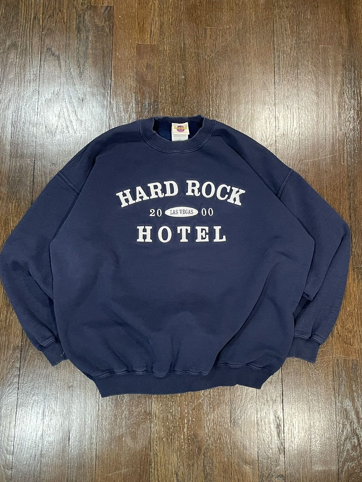 Hard Rock Cafe 2000s Hard Rock Hotel Crewneck Size US XL / EU 56 / 4 - 1 Thumbnail