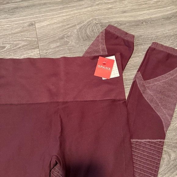 Spanx NWT SPANX Seamless Leggings Tummy Control Wine Red Women Siz Size 34" / US 12 / IT 48 - 3 Thumbnail