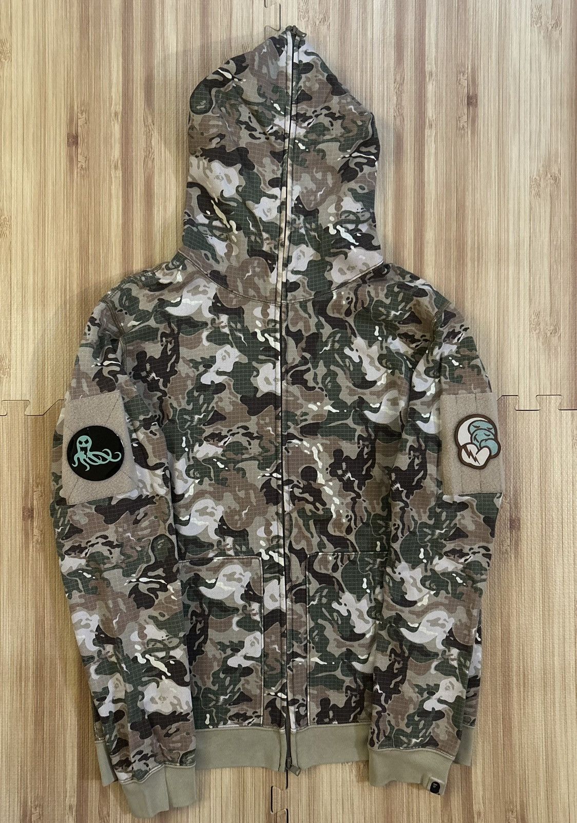 Bape 2011 BAPE ghost camo fullzip with patches Size US L / EU 52-54 / 3 - 1 Thumbnail