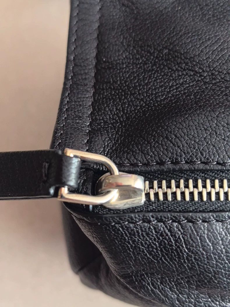 Givenchy Givenchy Small square bag, black with silver chain Size ONE SIZE - 3 Thumbnail