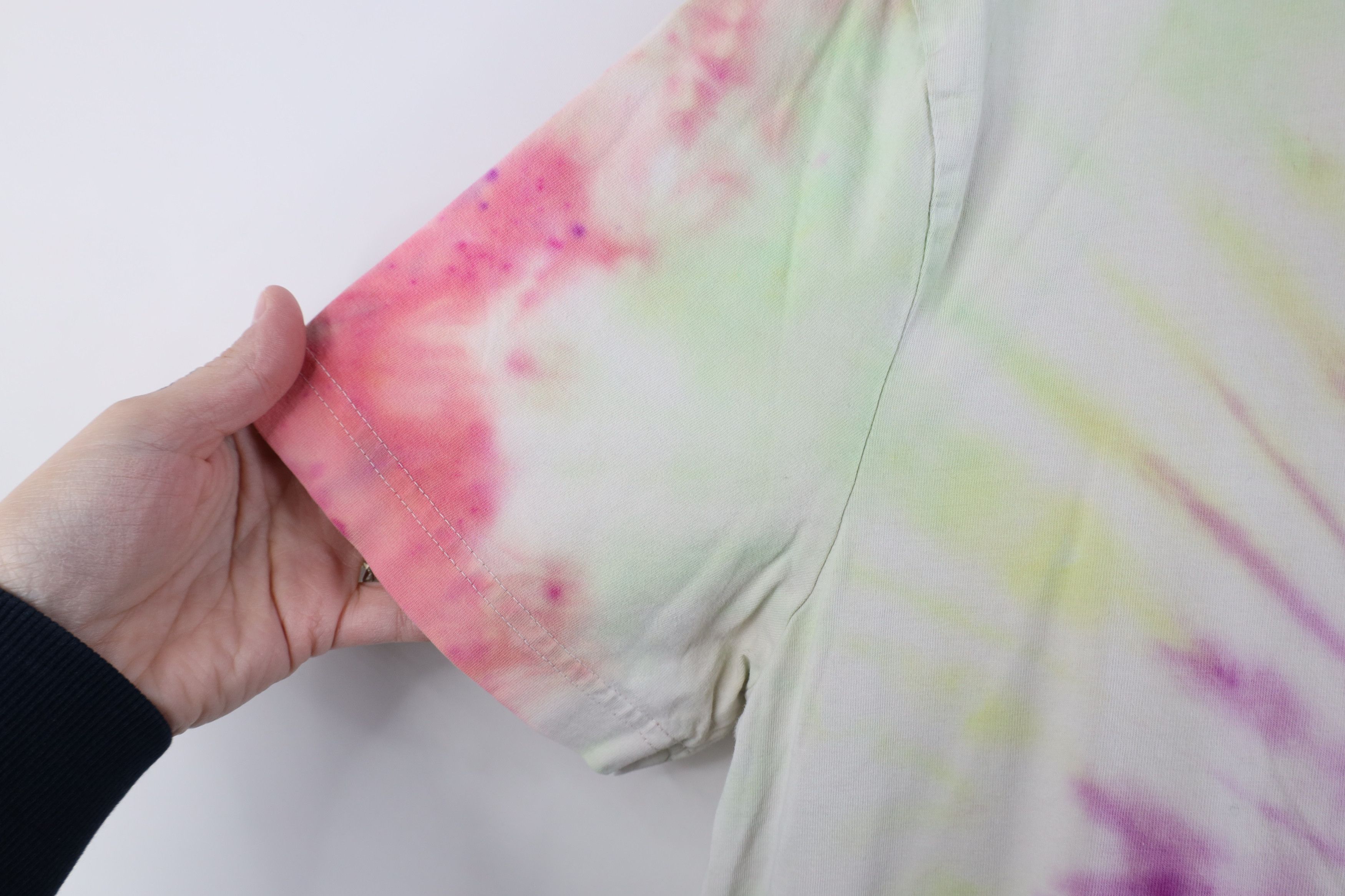 Tommy Hilfiger Vintage Y2K Tommy Hilfiger Rainbow Tie Dye Pocket T-Shirt Size US M / EU 48-50 / 2 - 8 Thumbnail