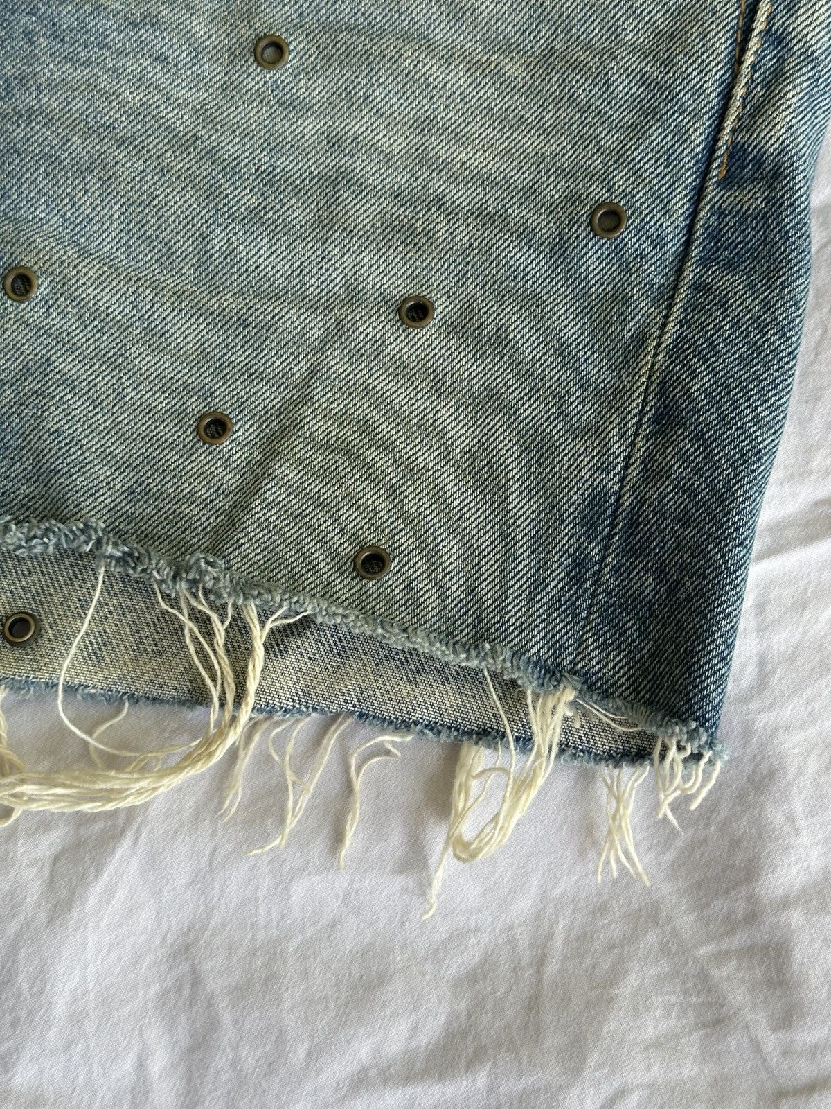Anthony Vaccarello × Saint Laurent Paris Saint Laurent SS20 Studded Denim Shorts Arizona Light Blue Size US 31 - 2 Thumbnail