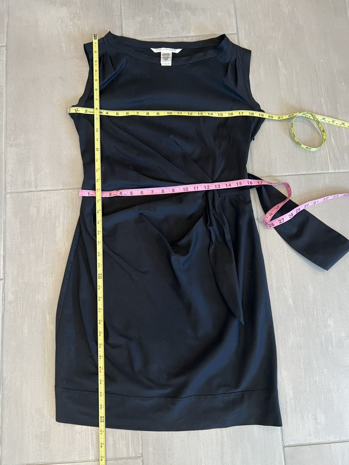 Diane von Furstenberg Diane Von Furstenberg Black Wrap Dress Size 10 Size L / US 10 / IT 46 - 4 Thumbnail
