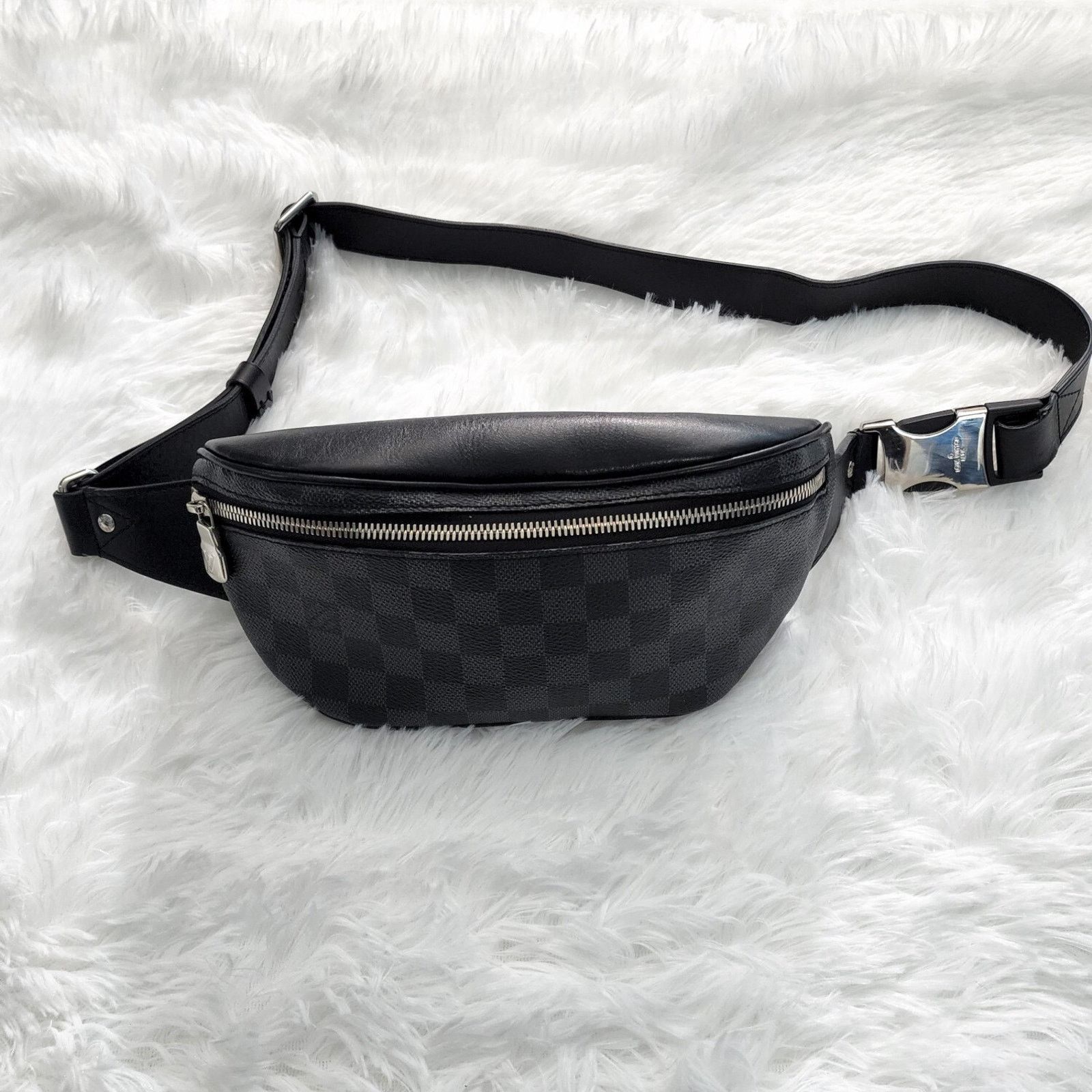 Louis Vuitton Louis Vuitton Damier Graphite Campus Bumbag Black Size ONE SIZE - 10 Thumbnail