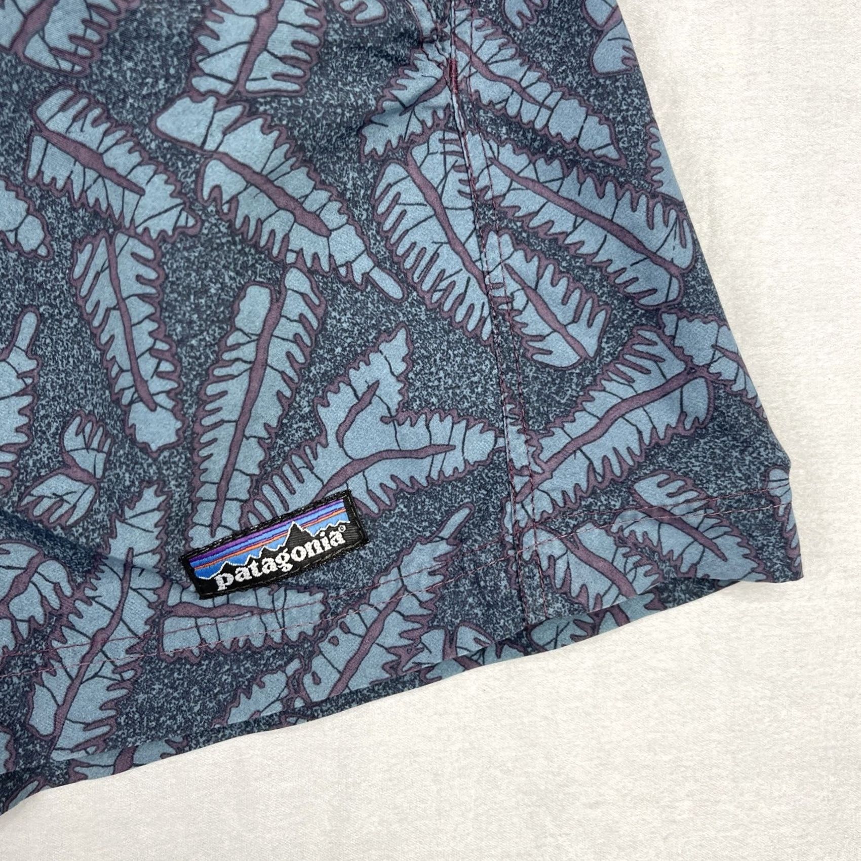 Patagonia VINTAGE Patagonia Shorts Mens XS Blue Baggies Jungle Leaf Drawstring Outdoor Size US 31 - 2 Thumbnail