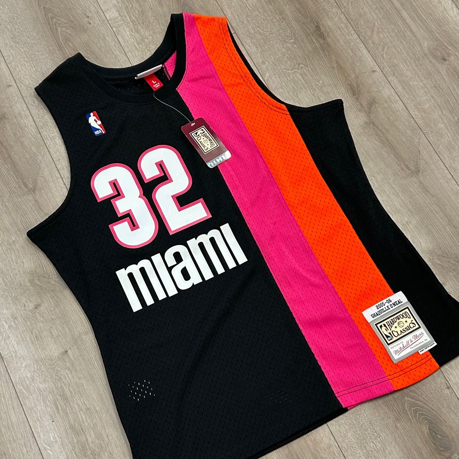 Mitchell & Ness Mitchell & Ness Shaquille O'Neal Miami Heat 2005-06 jersey Size US L / EU 52-54 / 3 - 2 Thumbnail