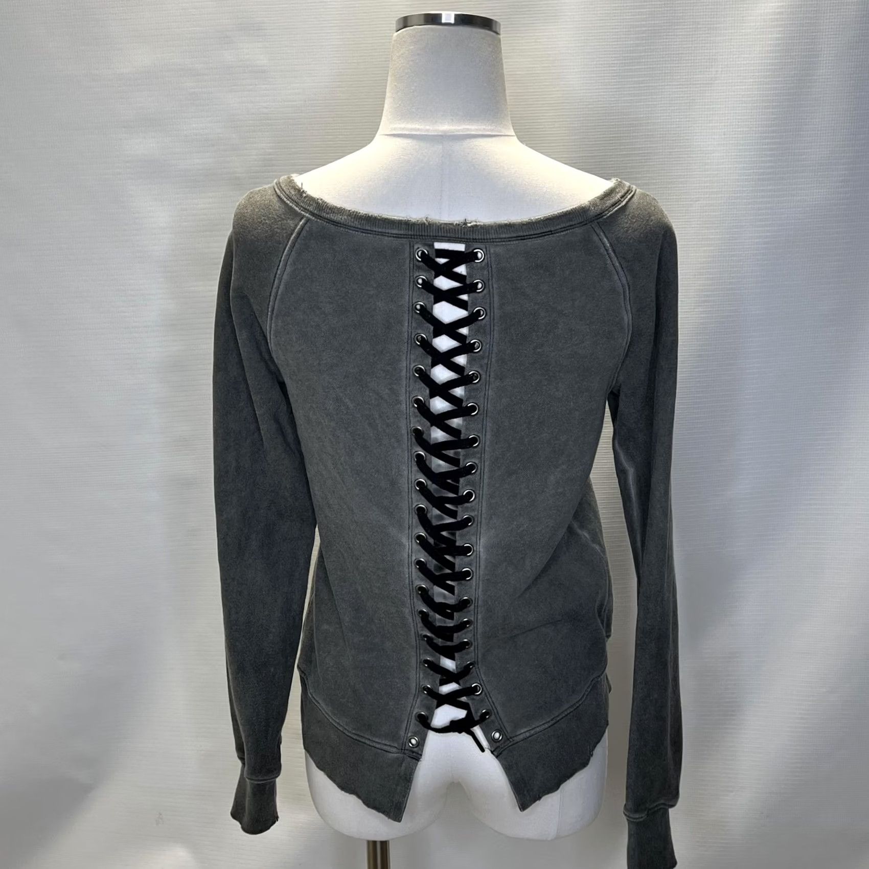Vintage Pam & Gela Sweater Womens P Petite Gray Lace Up Back Pullover Long Sleeve Cotton Top Size S / US 4 / IT 40 - 2 Thumbnail
