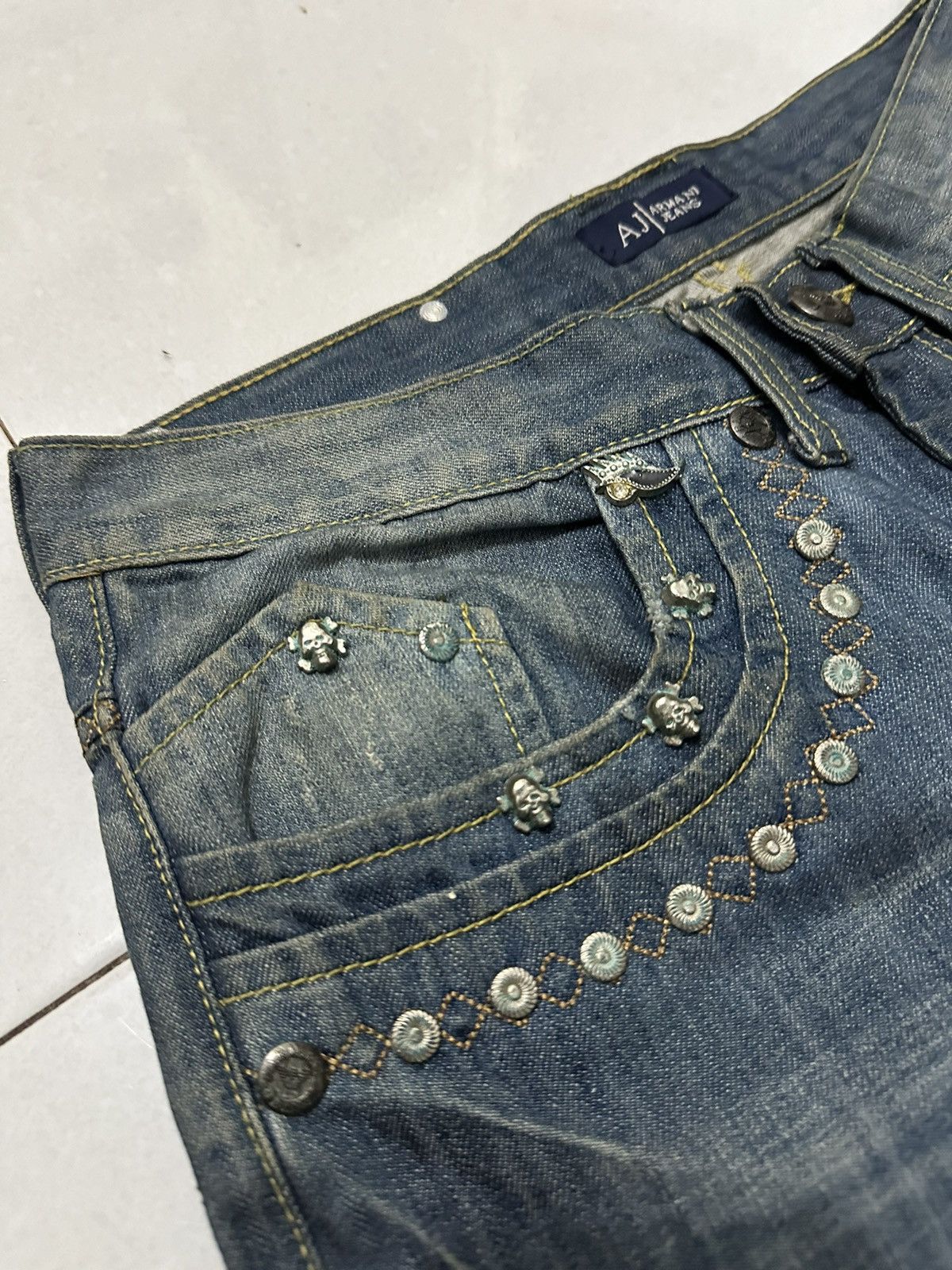 Armani VTG All ARMANI Collection Distressed Denim Size US 31 - 14 Thumbnail