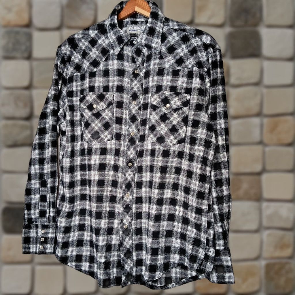 Wrangler VINTAGE Wrangler Wrancher Shirt Mens L Pearl Snap Western Plaid Flannel Black White Pocketed Casual Workwear 90s Mens Size US L / EU 52-54 / 3 - 1 Thumbnail