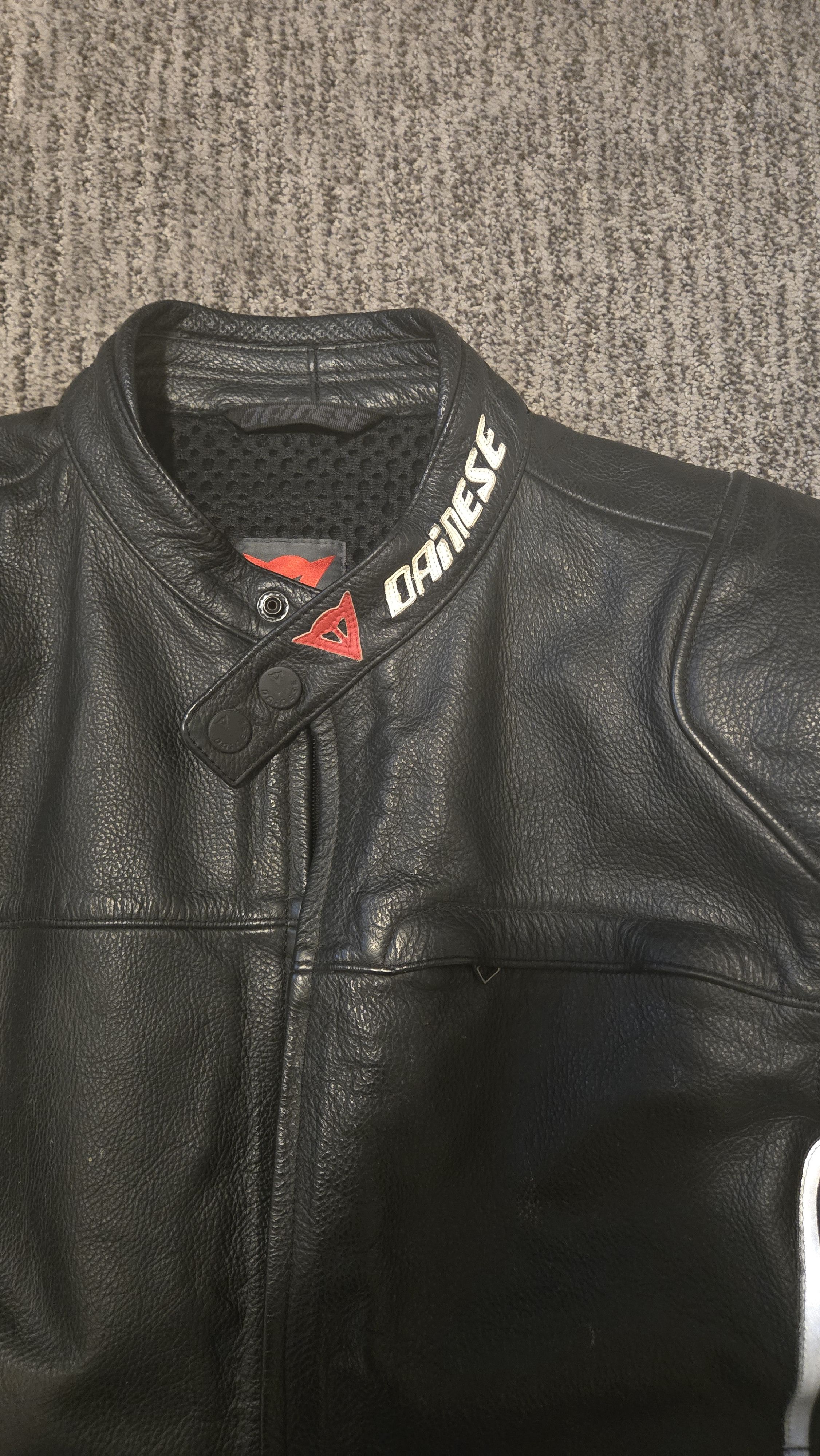 Dainese MENS LEATHER MOTORCYCLE JACKET Size US XL / EU 56 / 4 - 7 Thumbnail