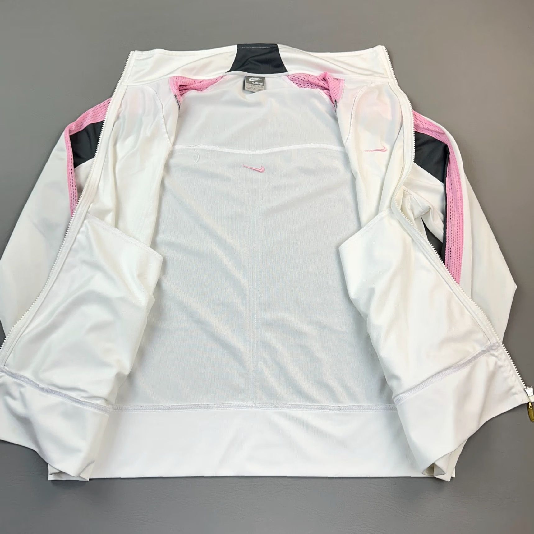Nike VINTAGE Nike Track Jacket Women's XL White Full Zip Swoosh Logo Gray Tag Y2K Size XL / US 12-14 / IT 48-50 - 4 Thumbnail
